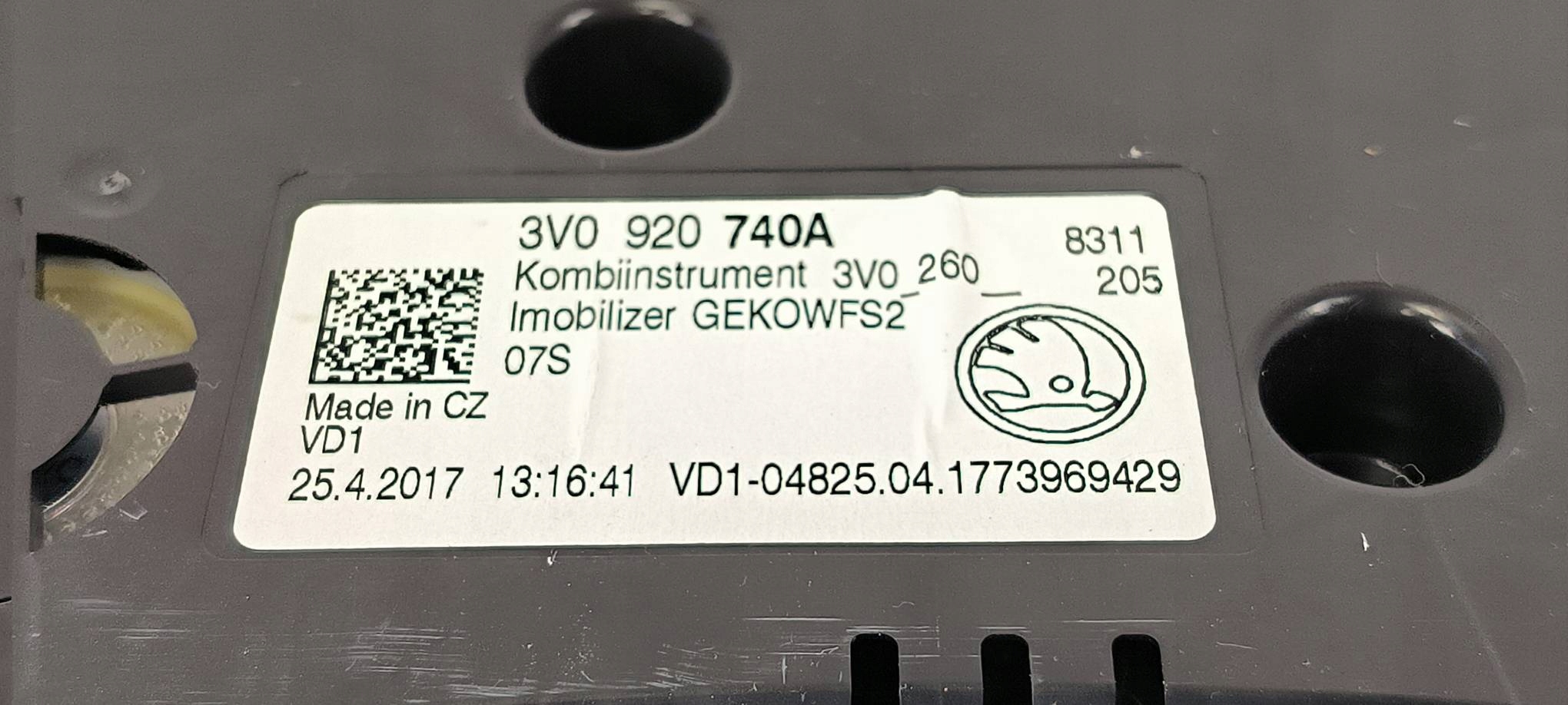 dials clock EU 3V0920740A SKODA SUPERB III
