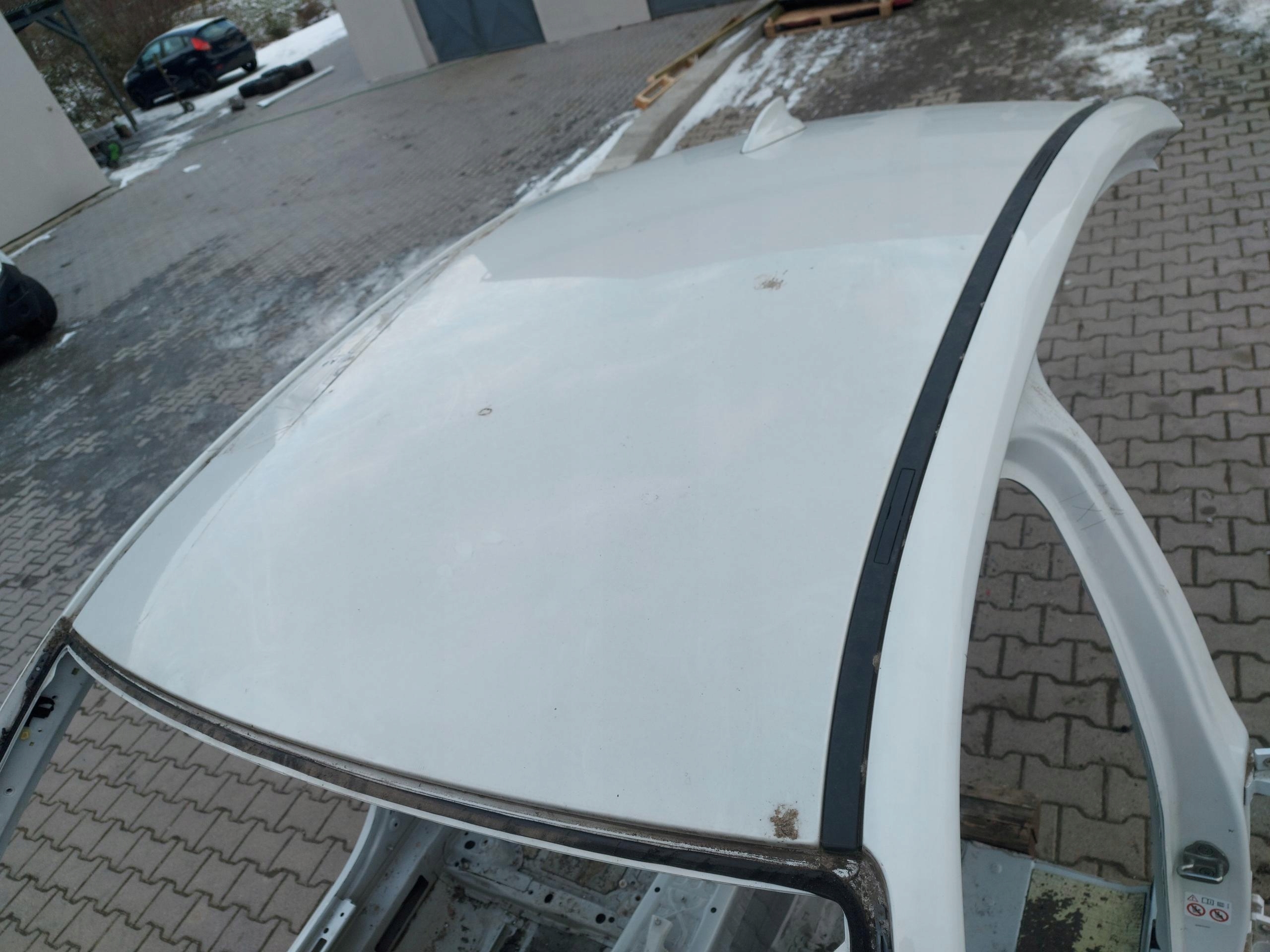 BMW G20 330e tetto