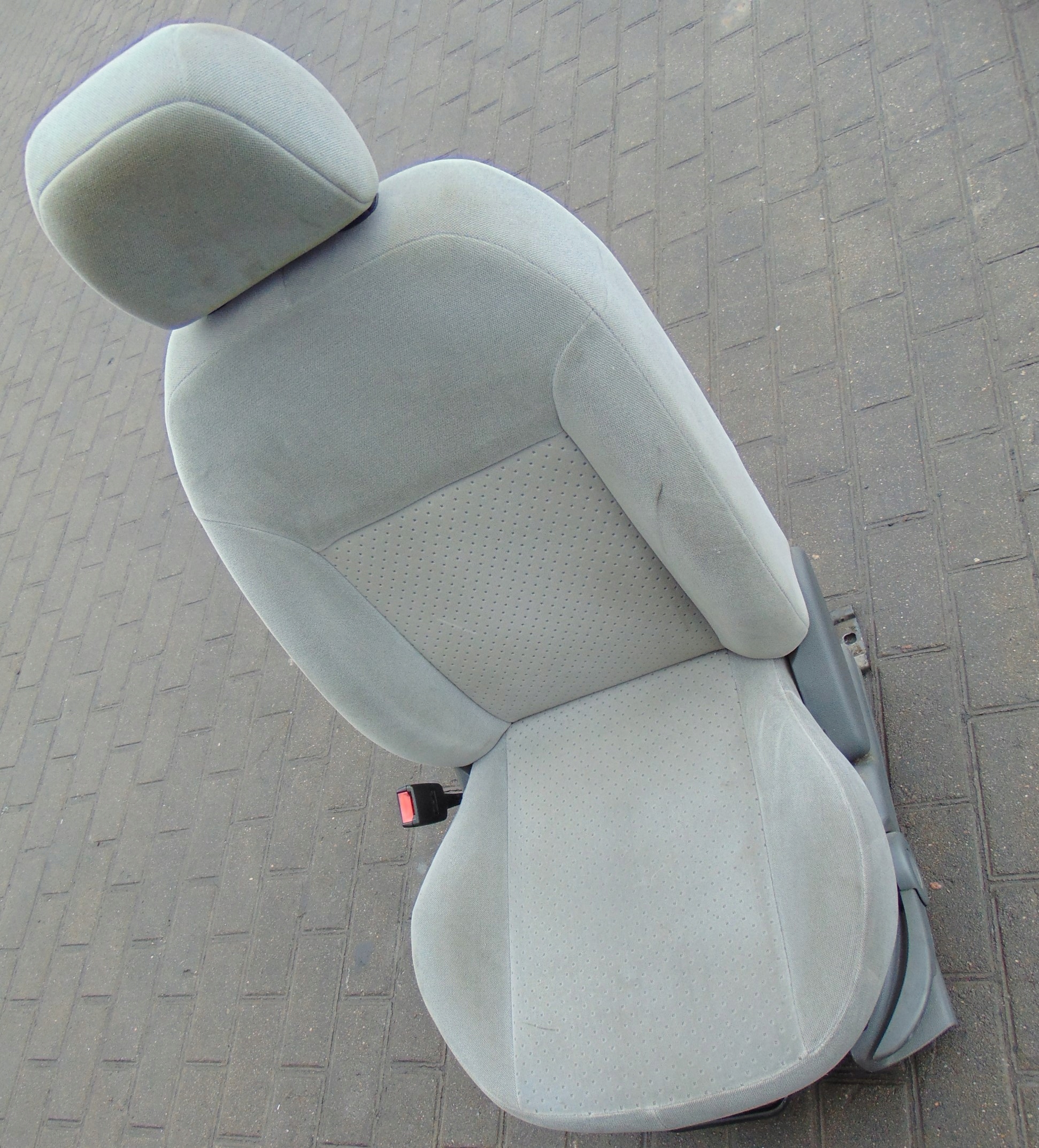 СТІЛЕЦЬ ЛІВИЙ ПЕРЕД FORD FIESTA В Mk5 02-08rd EU