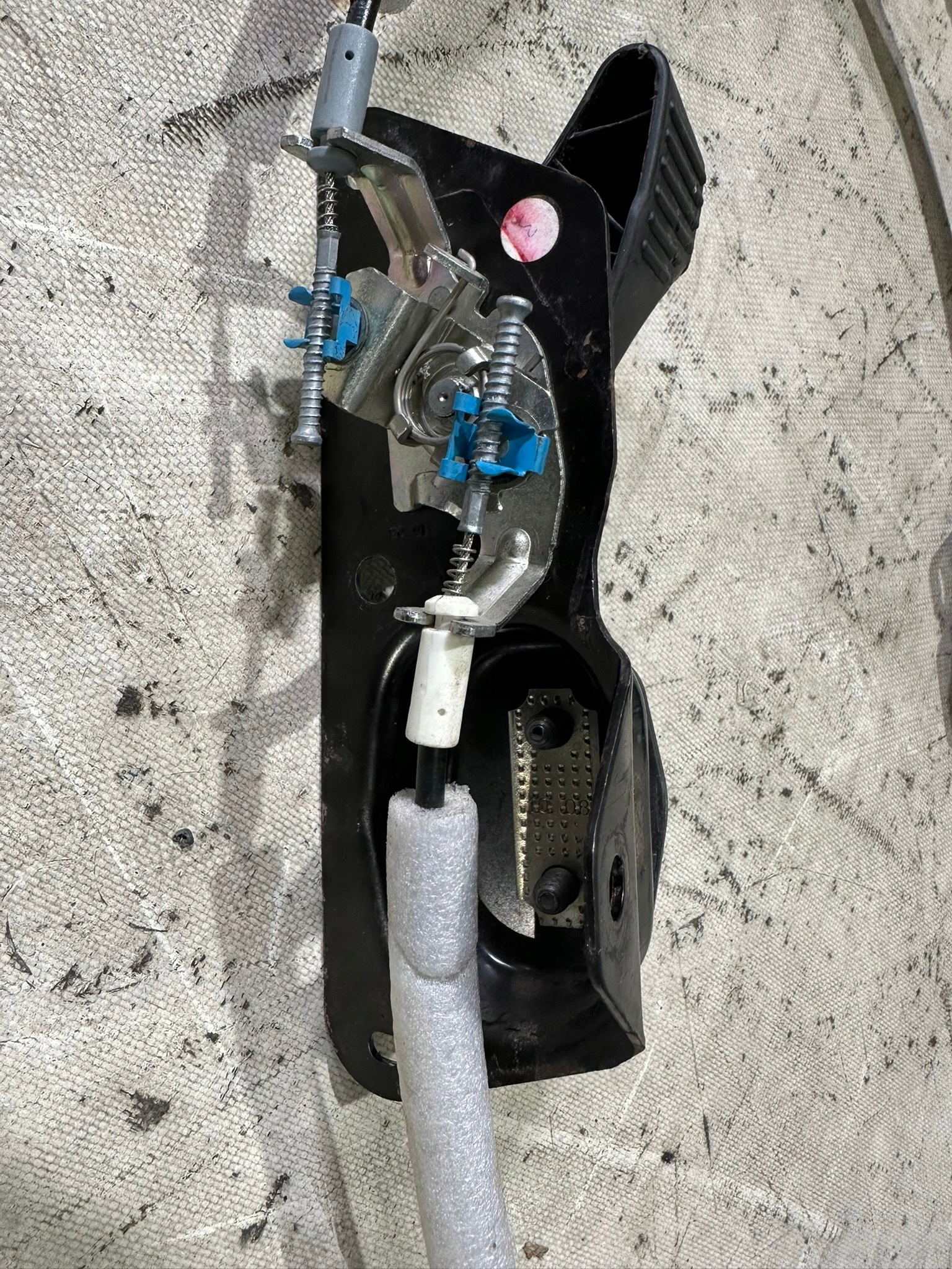 lock door right rear part CITROEN BERLINGO II 2008R.