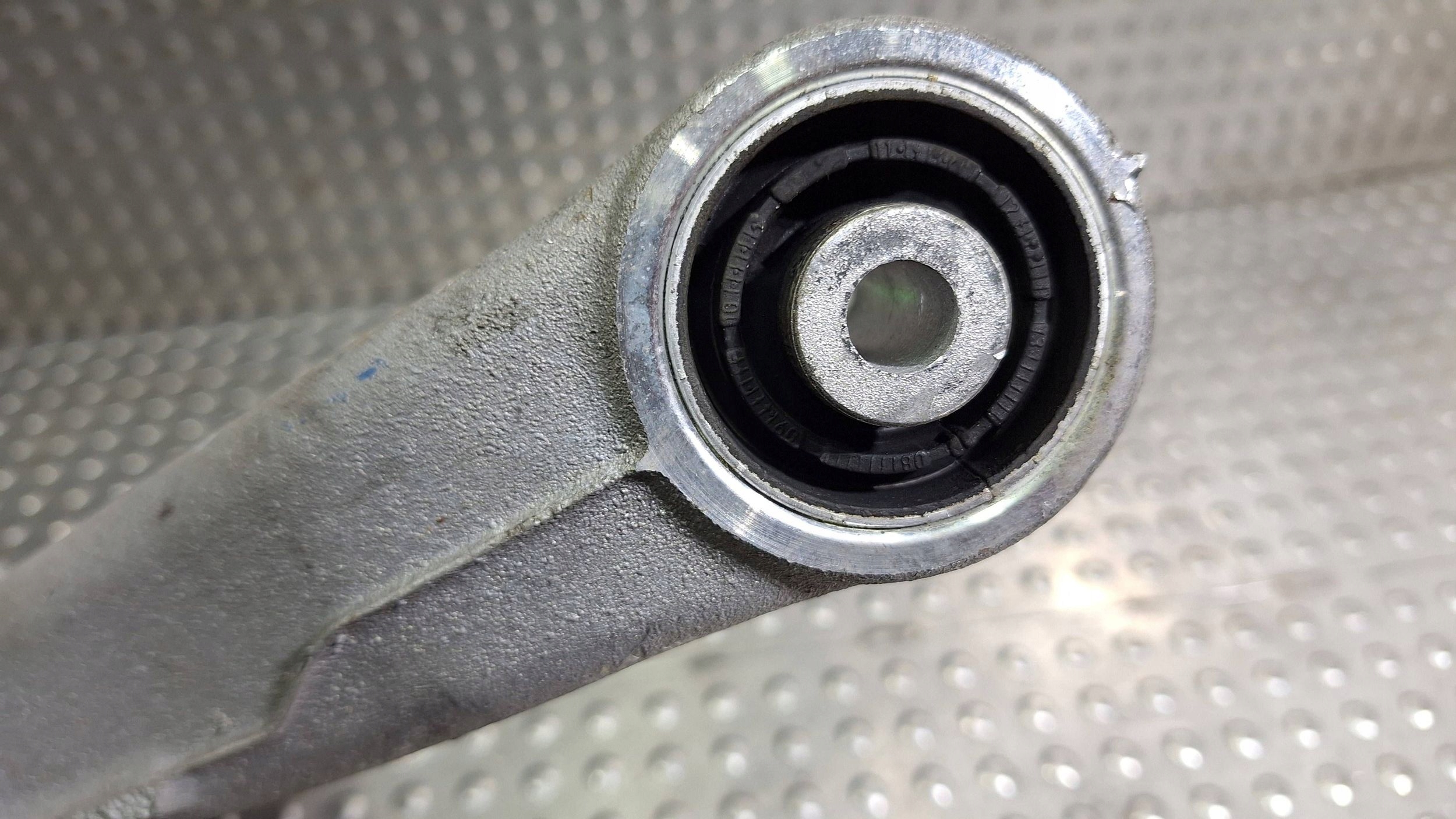 Querlenker Achsträgers links heck 8K0505311J AUDI A4 B8 A5 8T Original