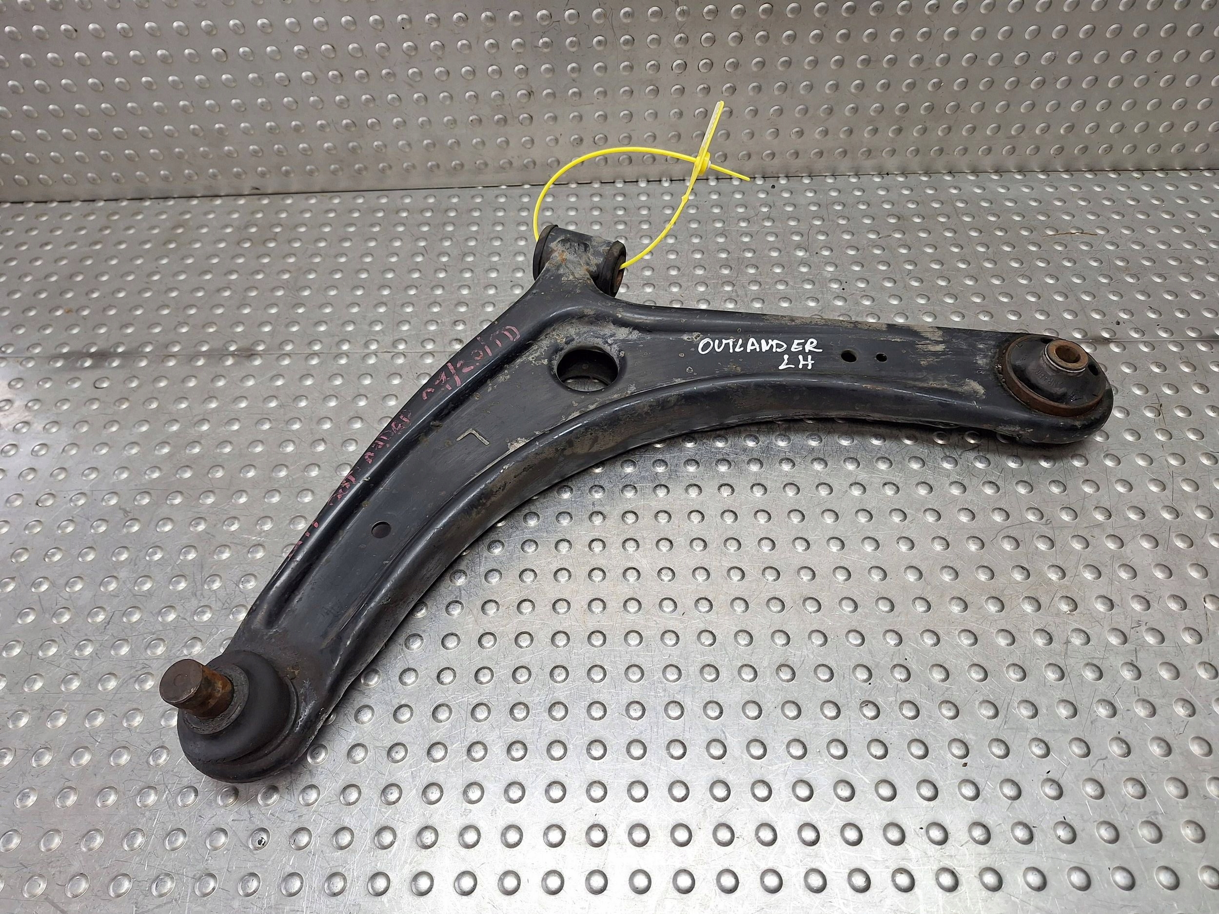 arm left front MITSUBISHI OUTLANDER II 06-12