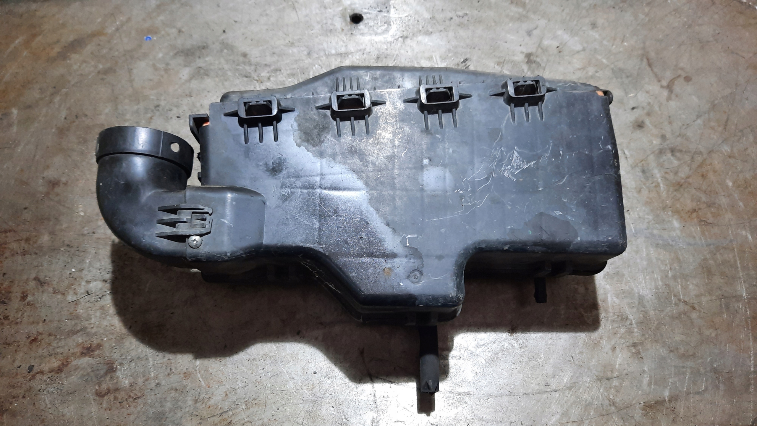 Корпус повітряного фільтра CITROEN C4 04R 1.6 D