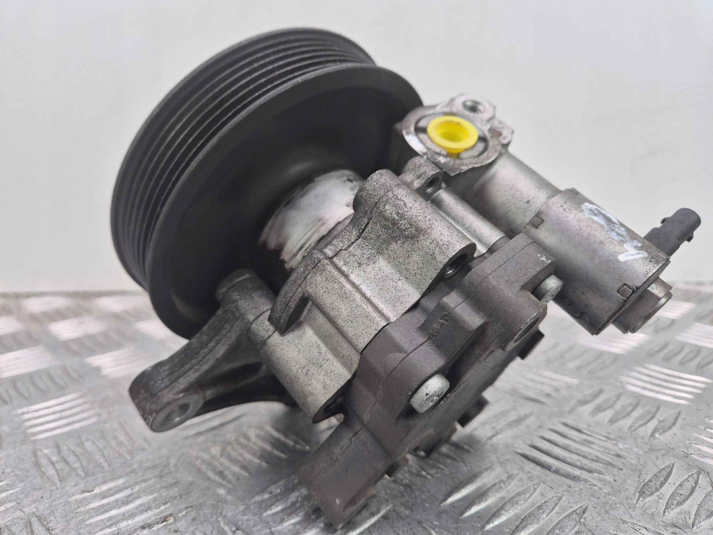 Mercedes E250 CGI W212 servo pump A0064666801