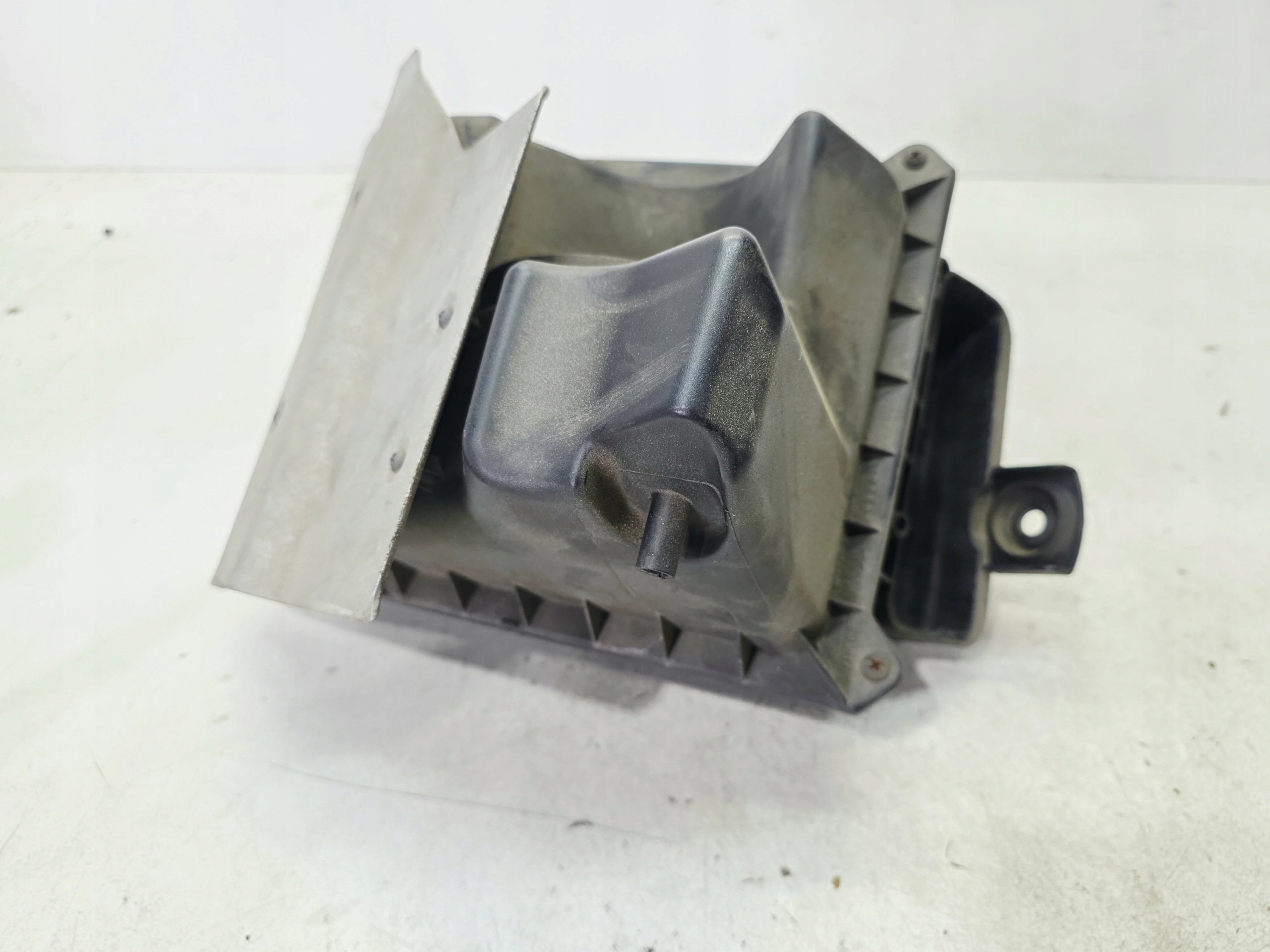 luftfiltergehäuse AUDI A4 B7 2.0 TFSI 03G133835A