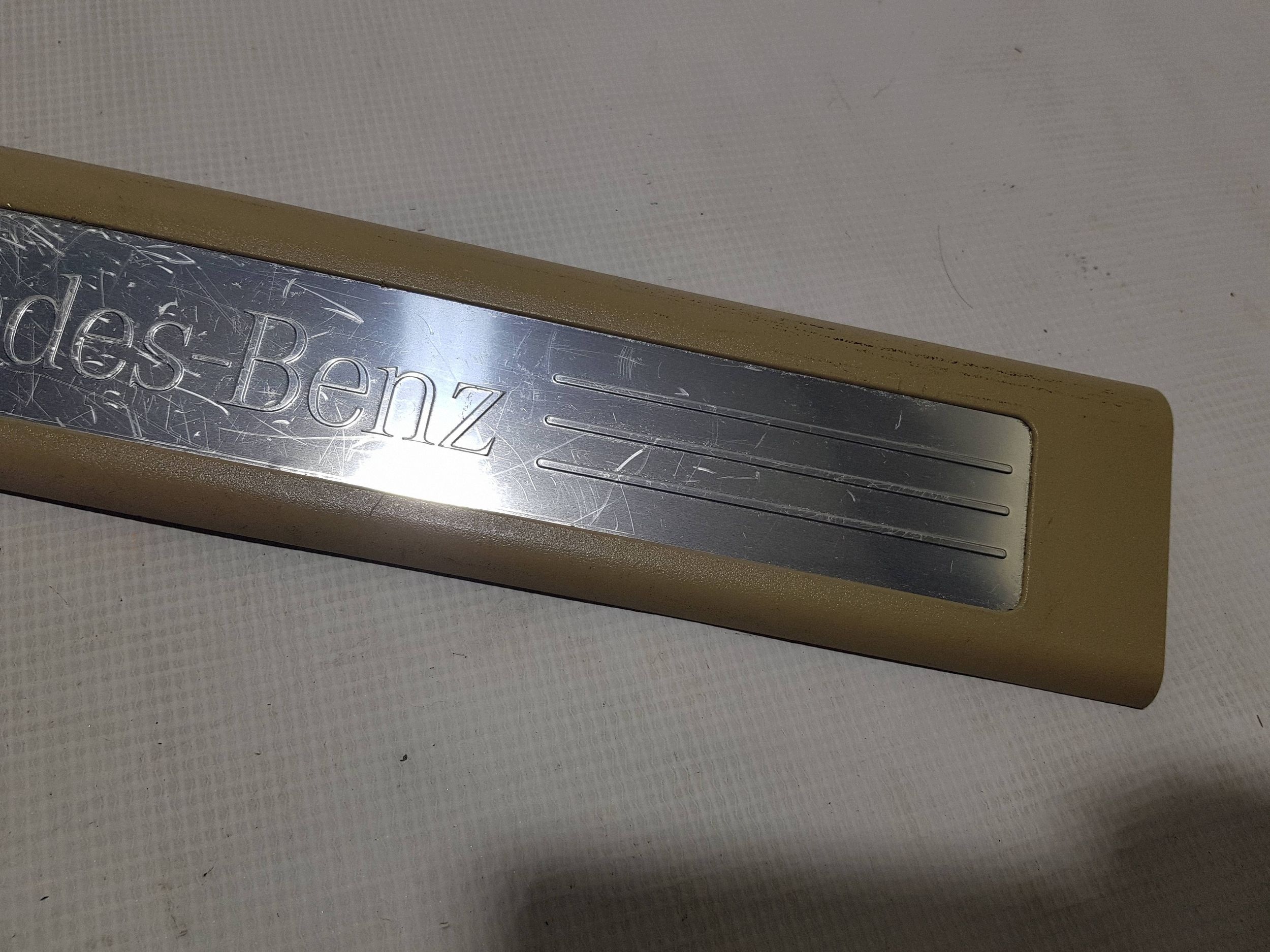 threshold cap moulding front front Mercedes ML W164 GL X164 A1646803335