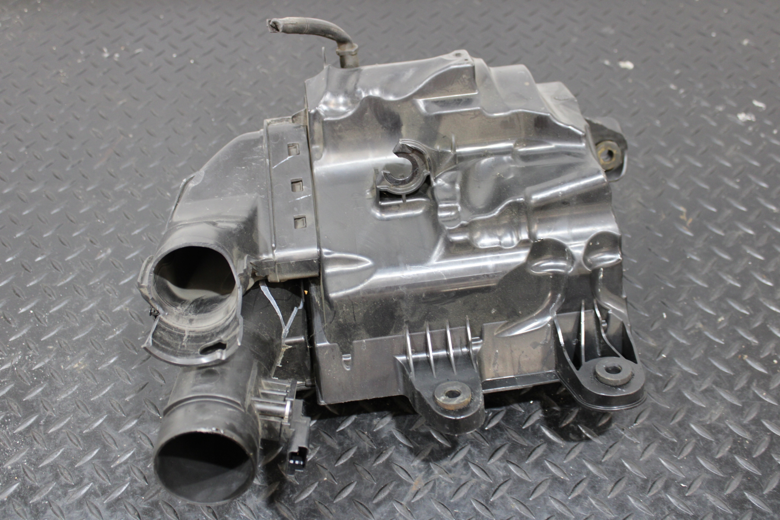 Gehäuse filter luft CITROEN C5 III AIRCROSS 9828002080