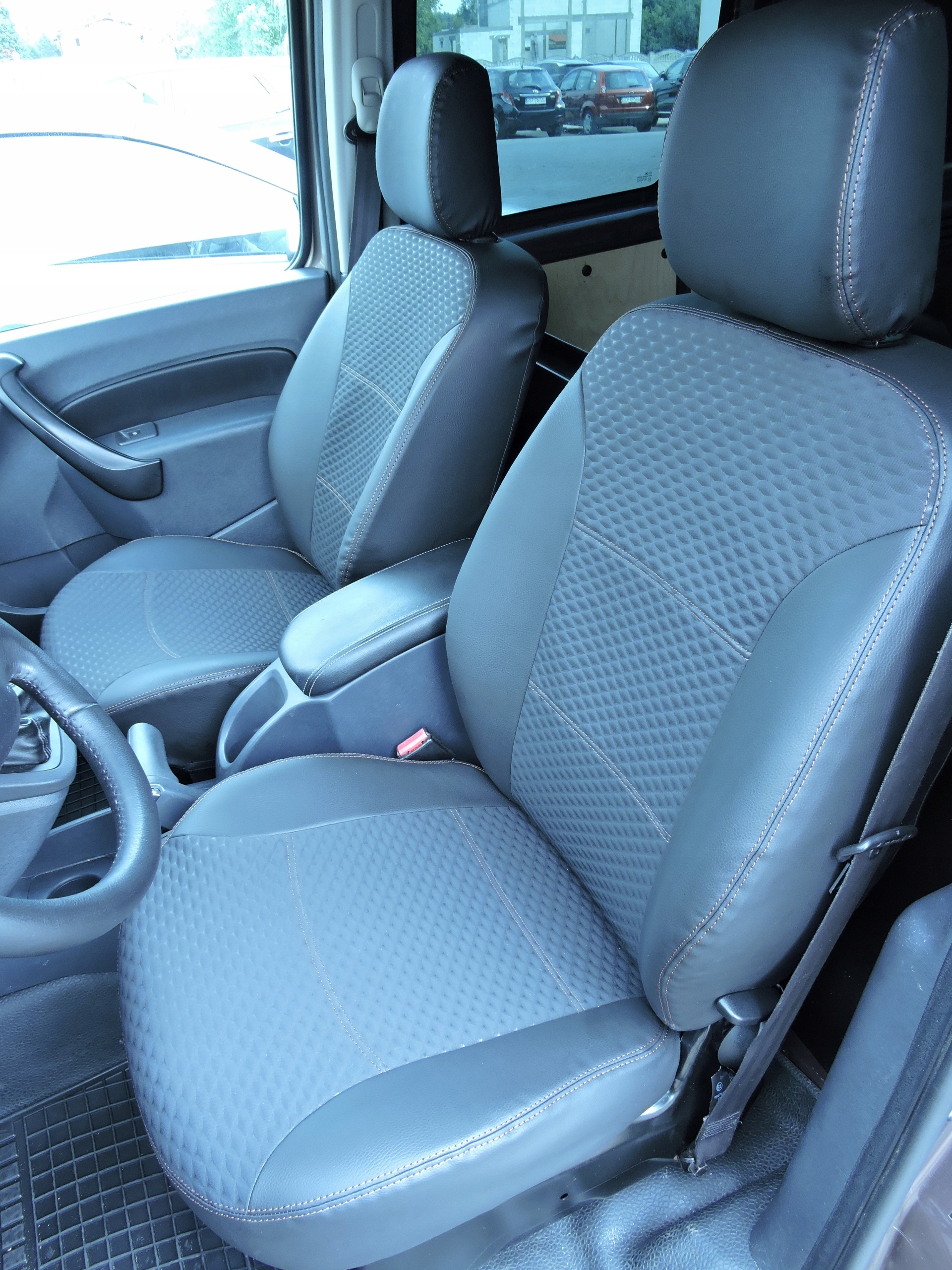 Pokrowce ze skóry i alkantary Mercedes Citan W415