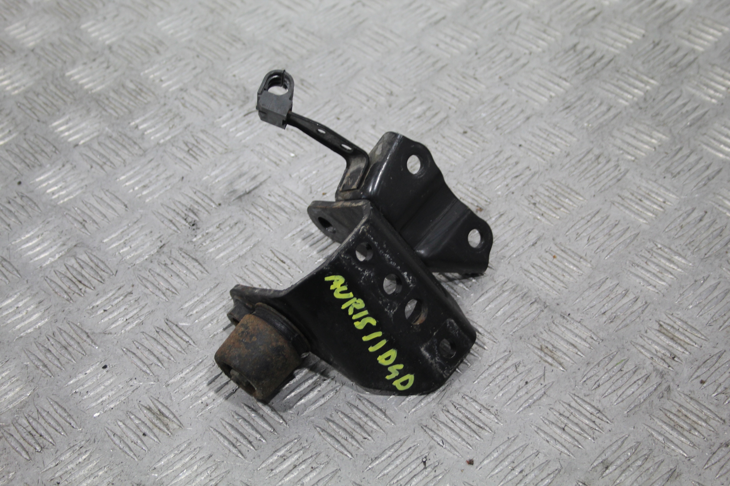 SUPPORT SUPPORT PLAQUE MOTEUR TOYOTA AURIS II 2