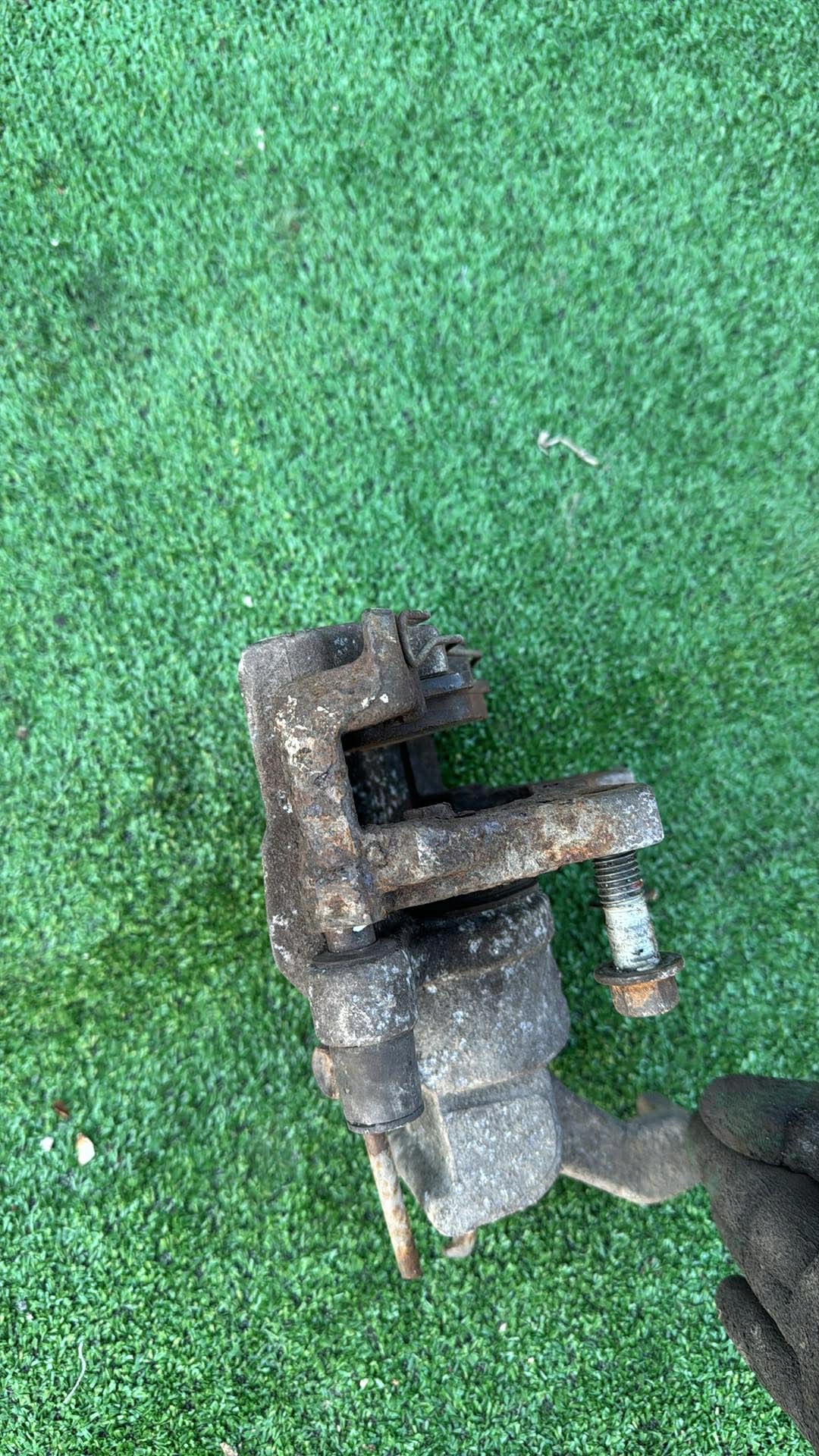 caliper brake left rear part JAGUAR XF LIFT 2.2 D rear