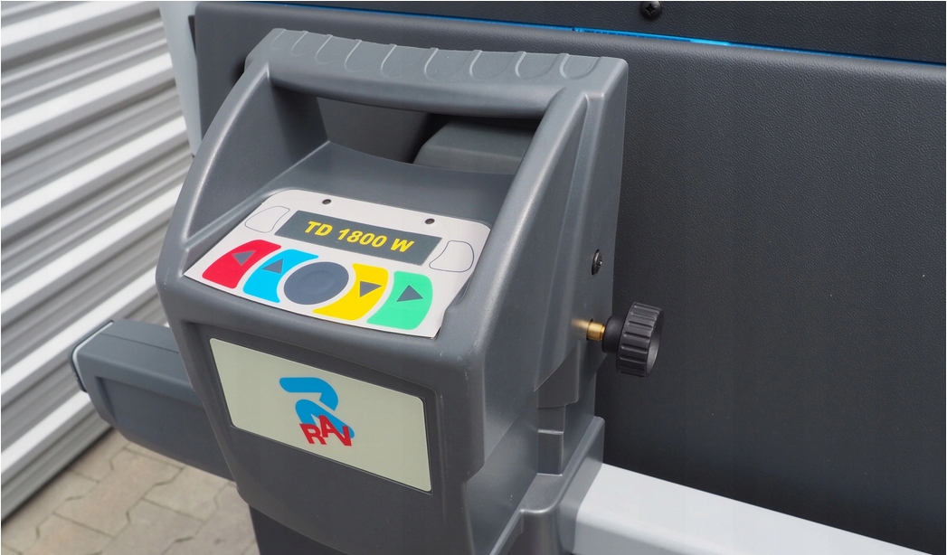 КОЛЕСНАЯ ГЕОМЕРНАЯ МАШИНА RAVAGLIOLI TD1850WS