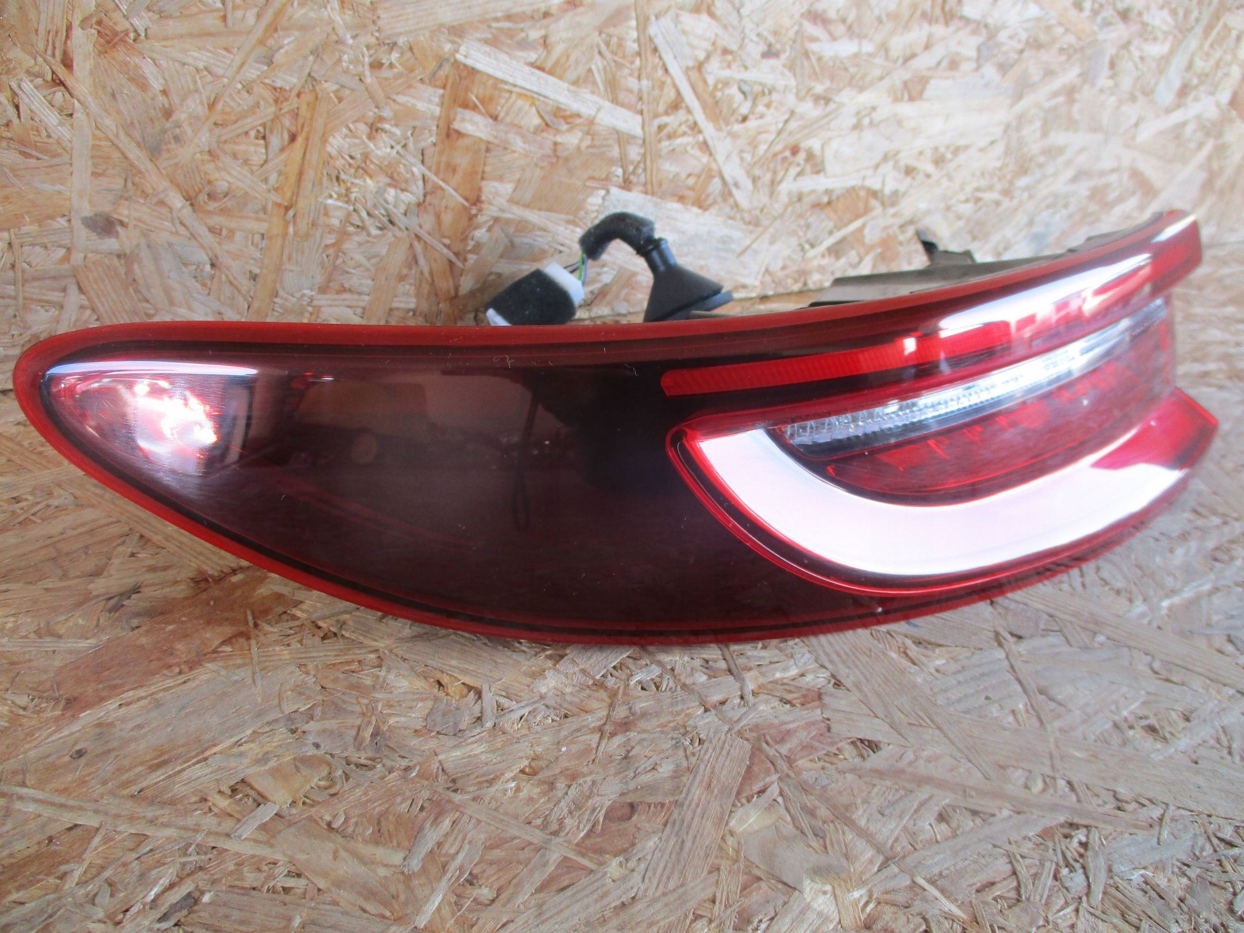 LAMPA TYŁ TYLNA LEWA KIA PROCEED III Numer katalogowy części 92401J7200