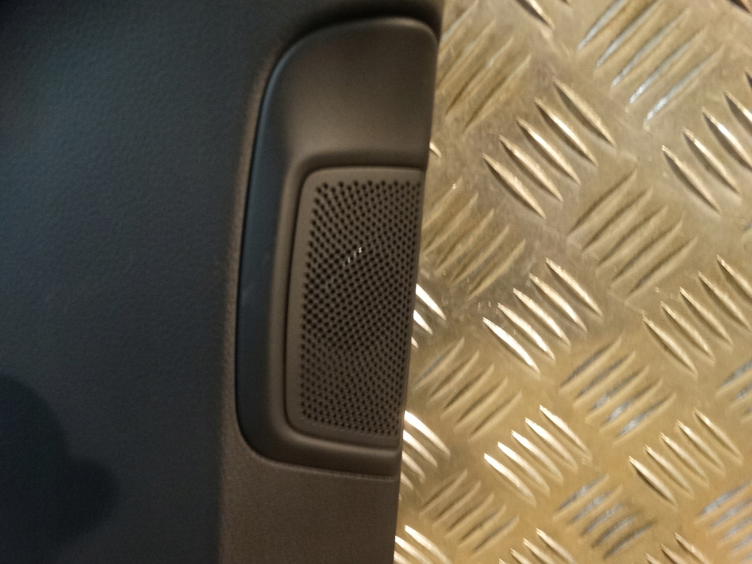 IDEALNA cover SLUPKA right B AUDI A8 D5 1