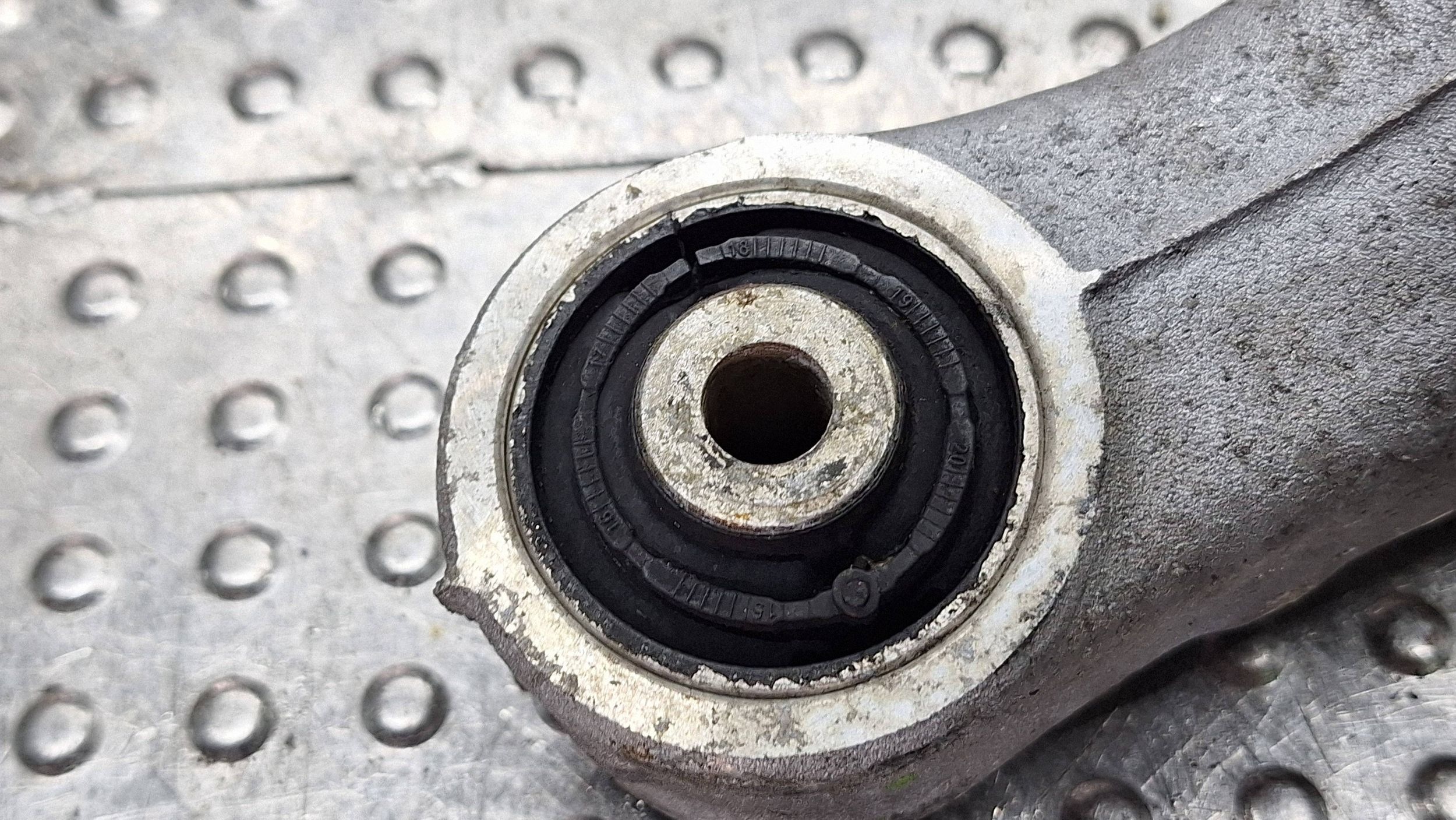 Querlenker Achsträgers links heck 8K0505311J AUDI A4 B8 A5 8T Original