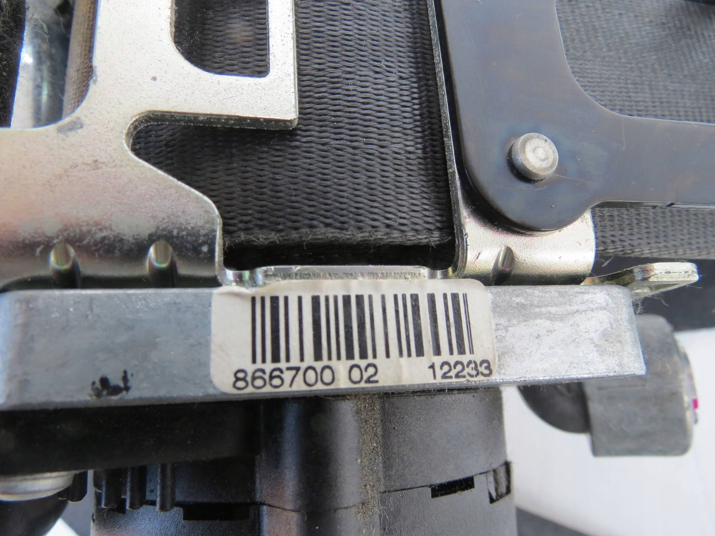 seat belt left front VOLVO S60 2.0 V60 39818841