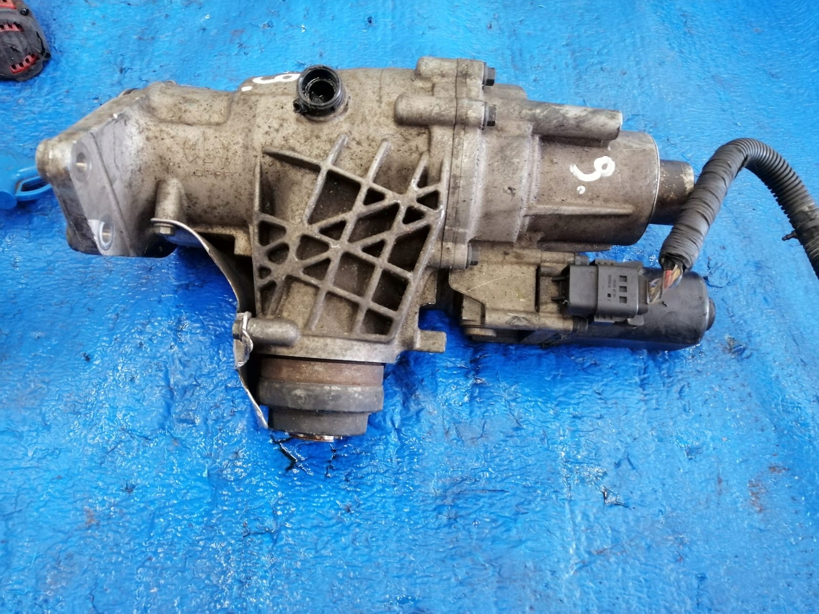 VOLVO XC60 II 2.0D REDUKTOR diff 65824 10303515