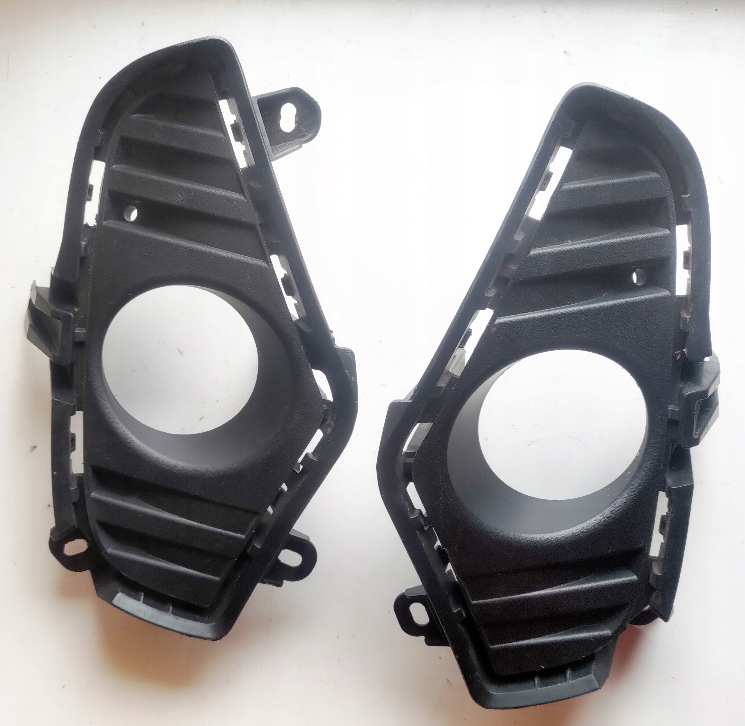 RAMKA KRATKA ZAŚLEPKA HALOGENU RAV4 RAV 4 lewa oryginał