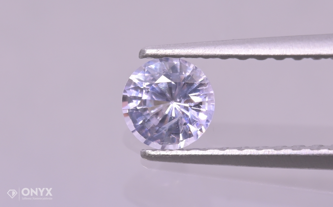 Fazetovaný safír kulatý fi 4,5 mm