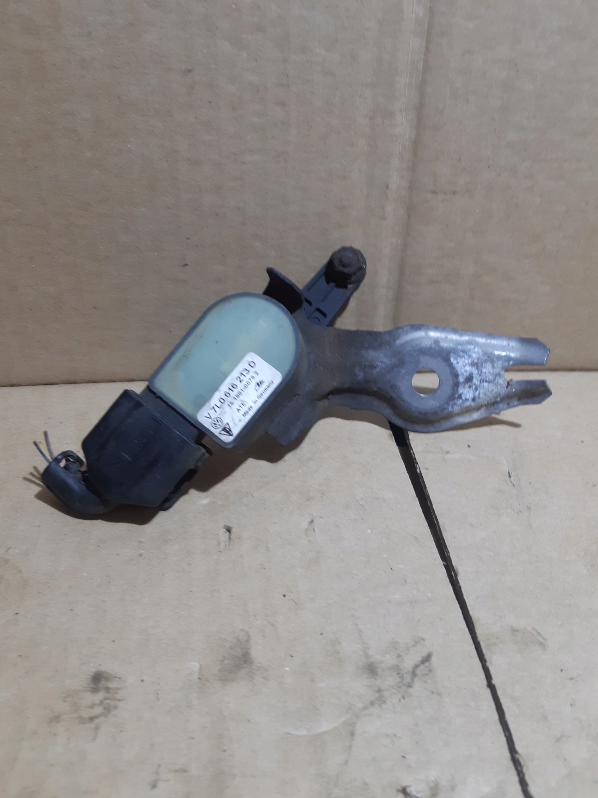 AUDI Q7 4L Sensor POZIOMOWANIA Leuchten 7L0616213D