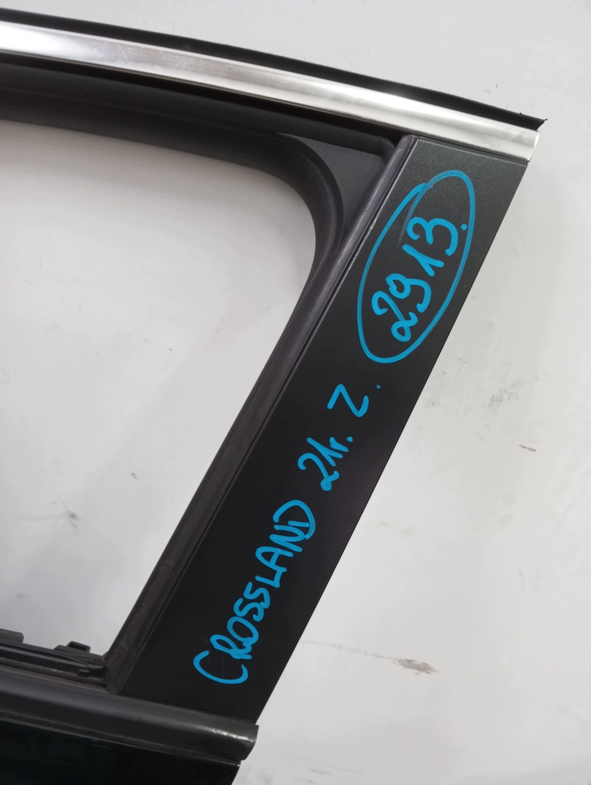 door left front OPEL CROSSLAND X 21R