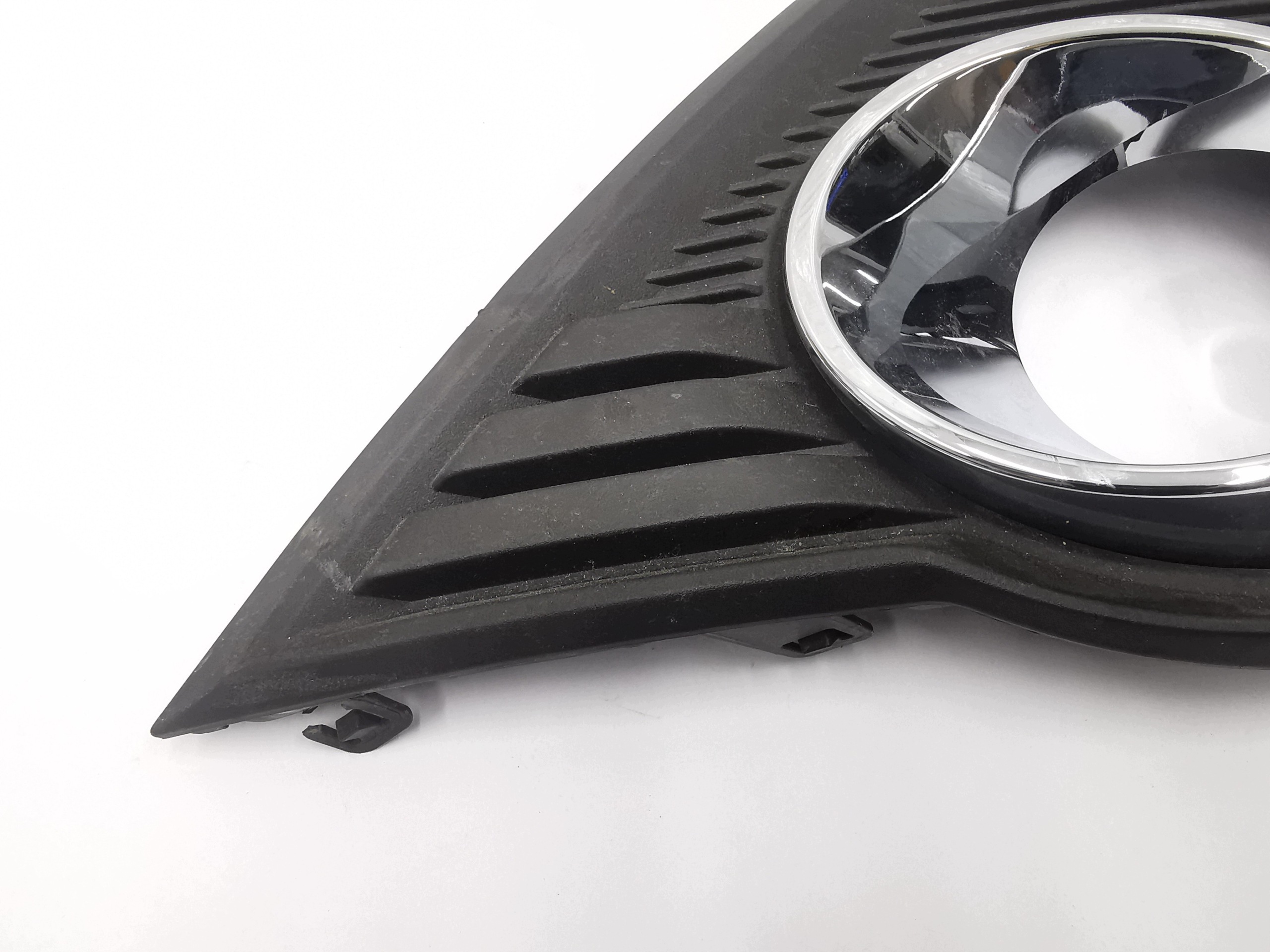 Grille Châssis Feux antibrouillard Gauche PDC CHERY TIGGO 7 / T15-2803571QQ