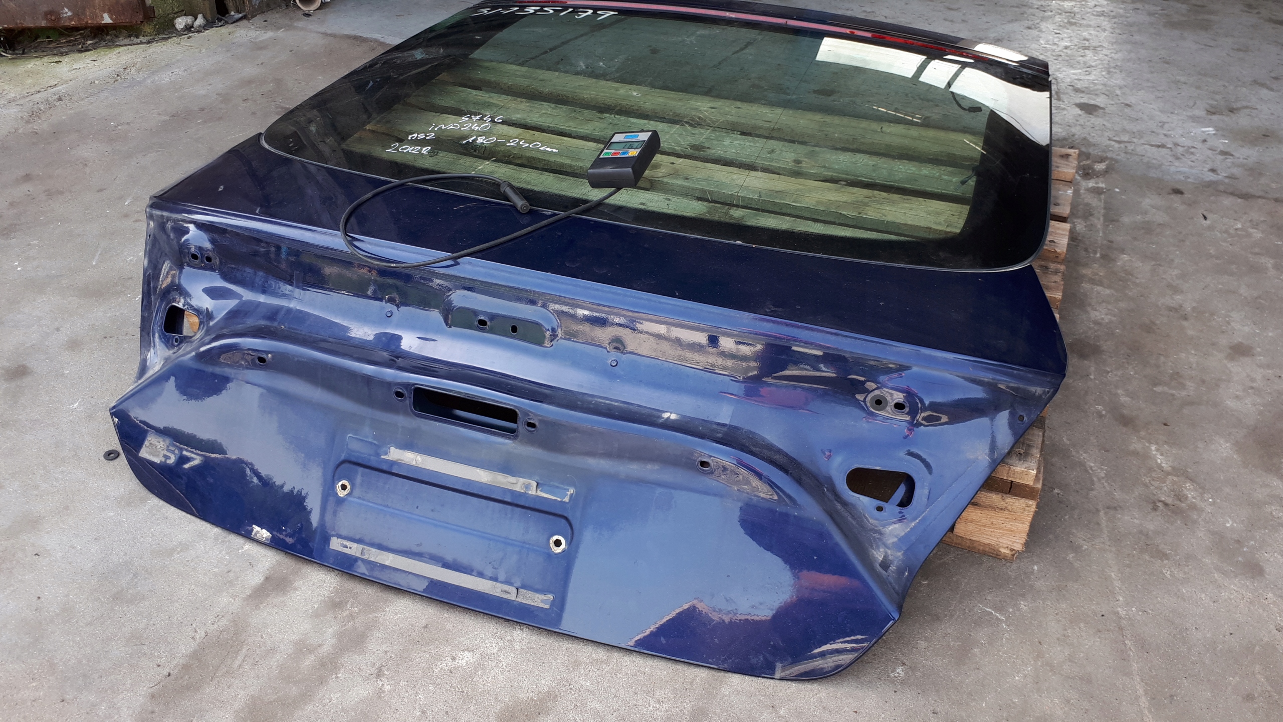 S7 4G A7 trunk door boot rear part window LX5P