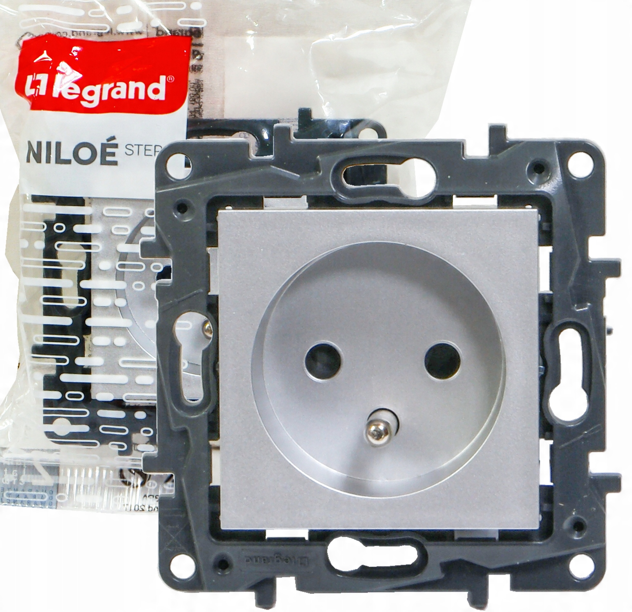 

Niloe Step Gniazdo pojedyncze z/u aluminium 863333