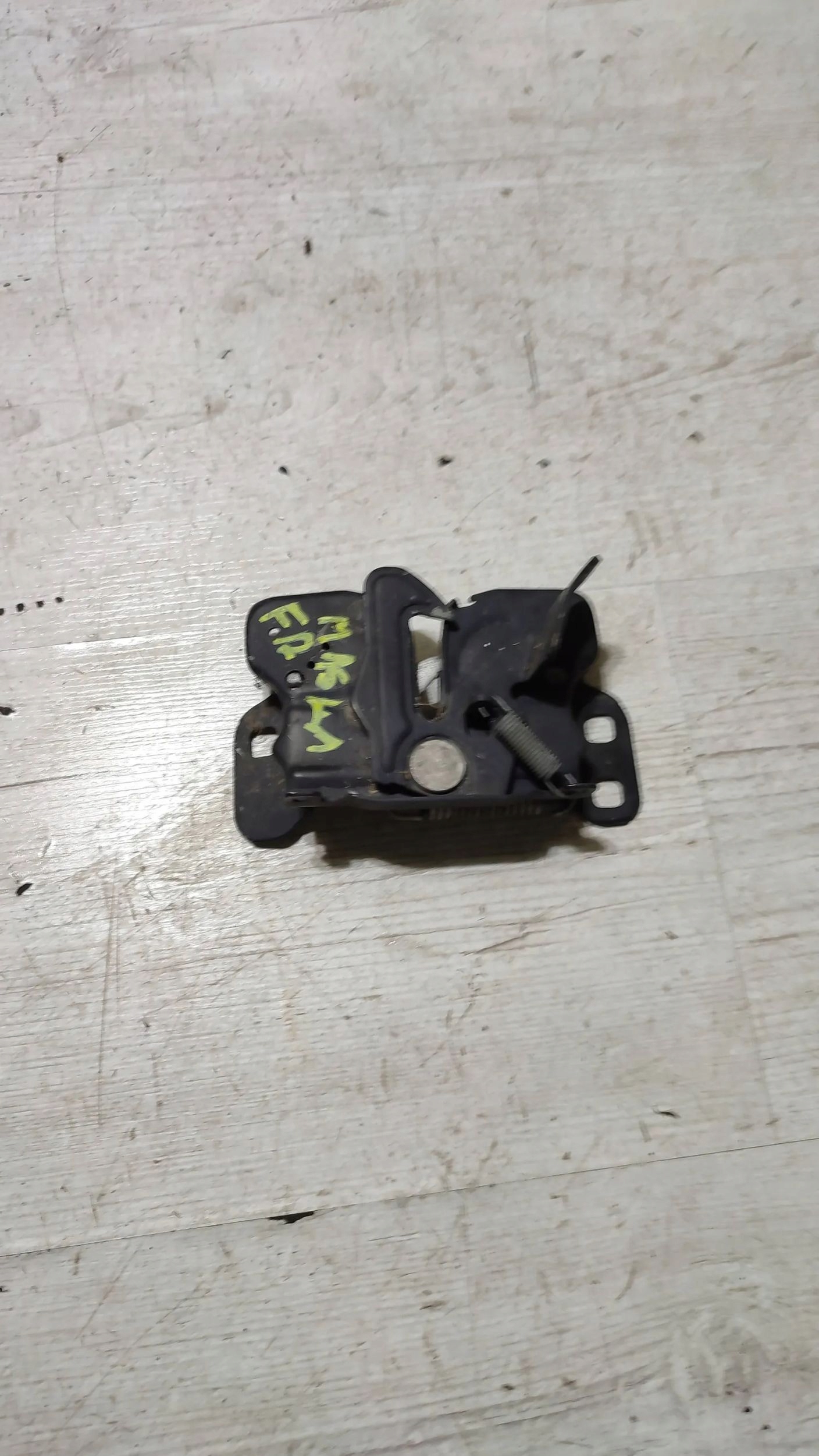 Fiat Freemont 2012 bonnet latch lock