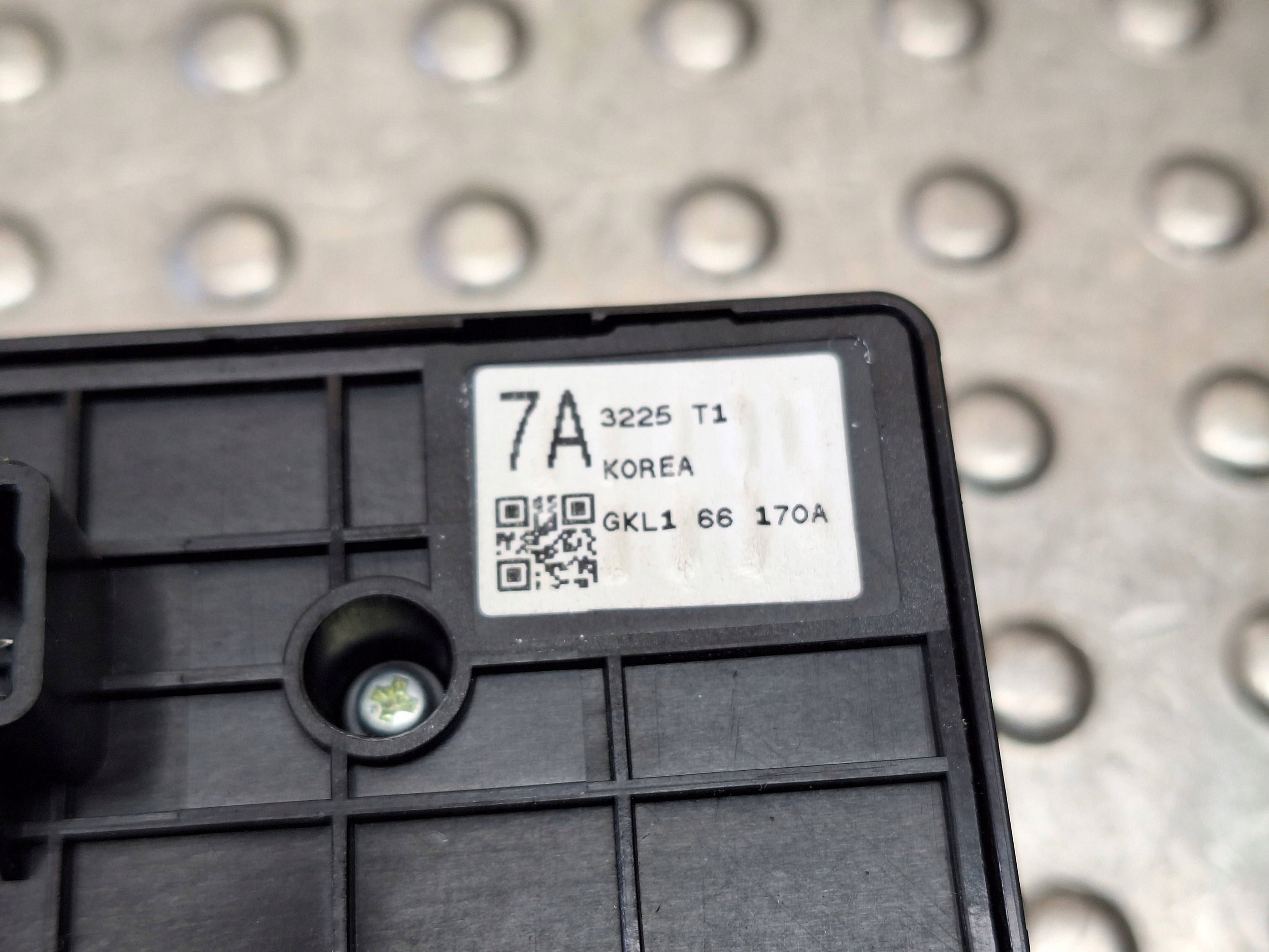 control panel MAZDA 6 GJ 12-15 GKL1-66-170A