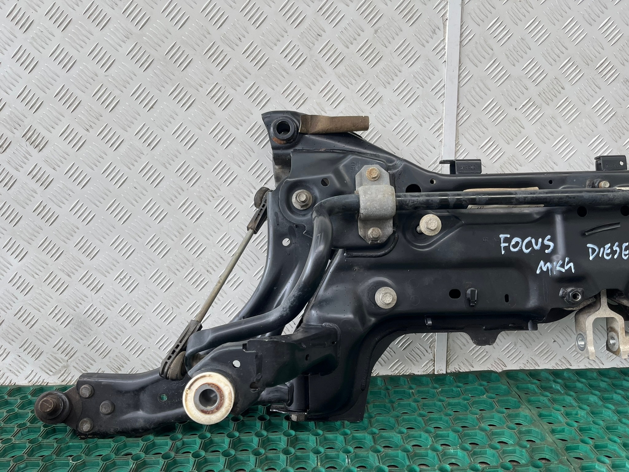 FORD FOCUS MK4 18-22 1.5 ECOBLUE subframe below engine axle beam + of the arm KOMPLET