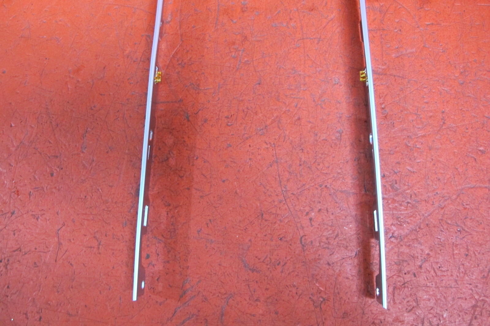 Tesla MODEL Y frame holder TUNELU SRODKOWEGO 1755548-02-A