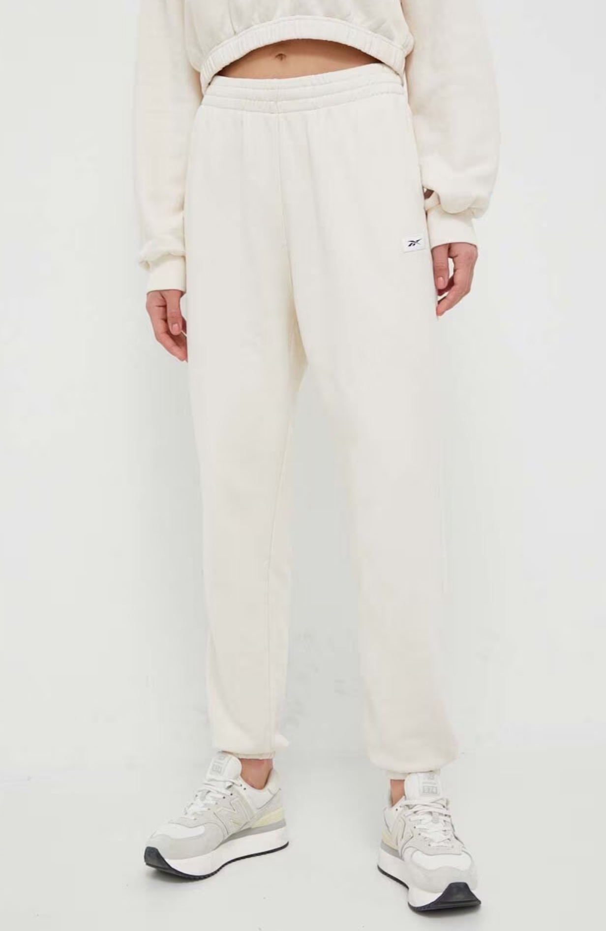 REEBOK - SPODNIE DRESOWE DAMSKIE CL RBK ND PANT HS0373 Kremowe