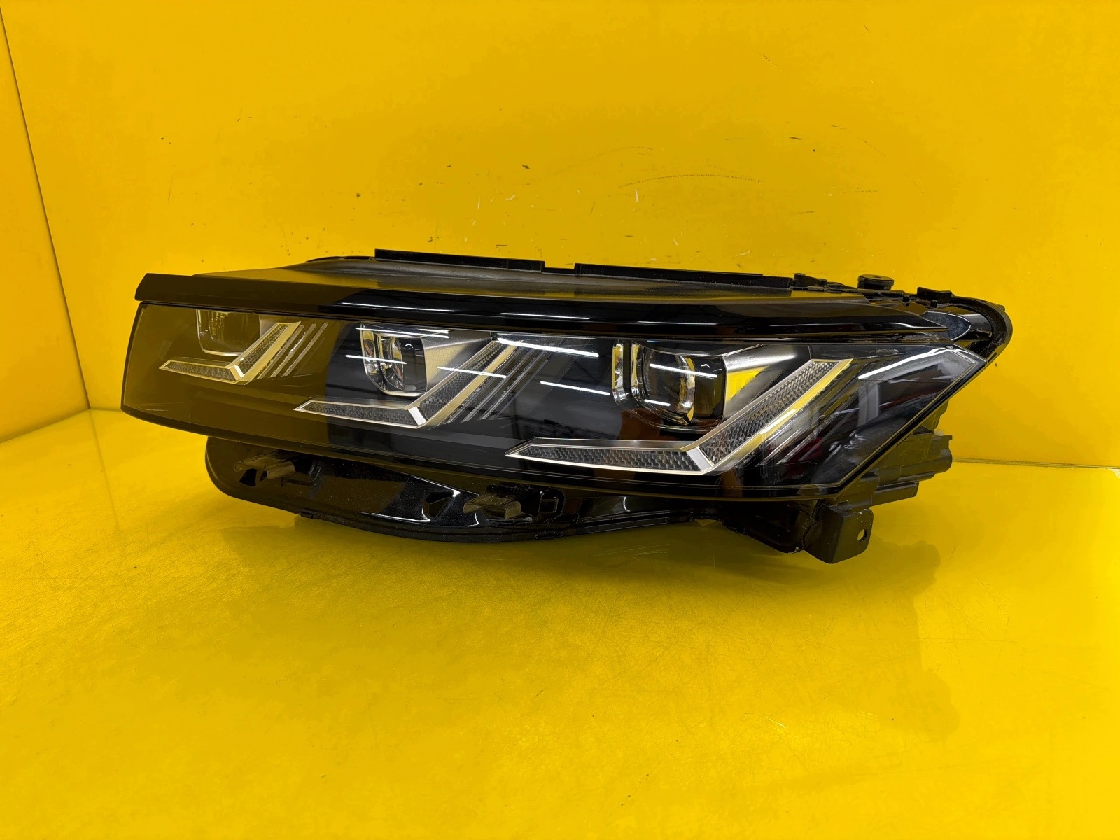 light left front VW Touareg III Lift Full Led IQ Light 761941081AB