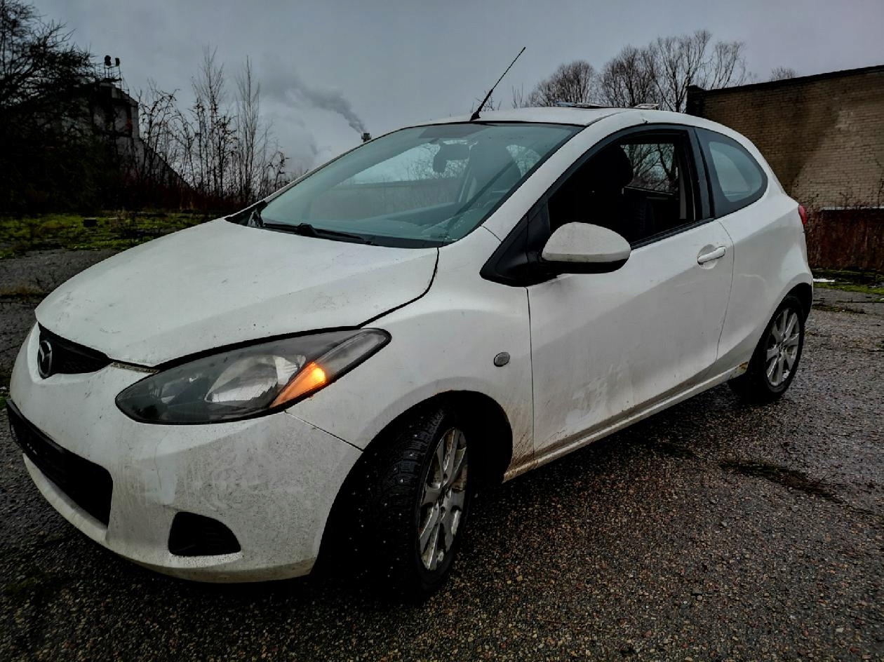 mazda 2 воздухозаборники Воздух для Кузова 2009 1.4л bp4kgm732