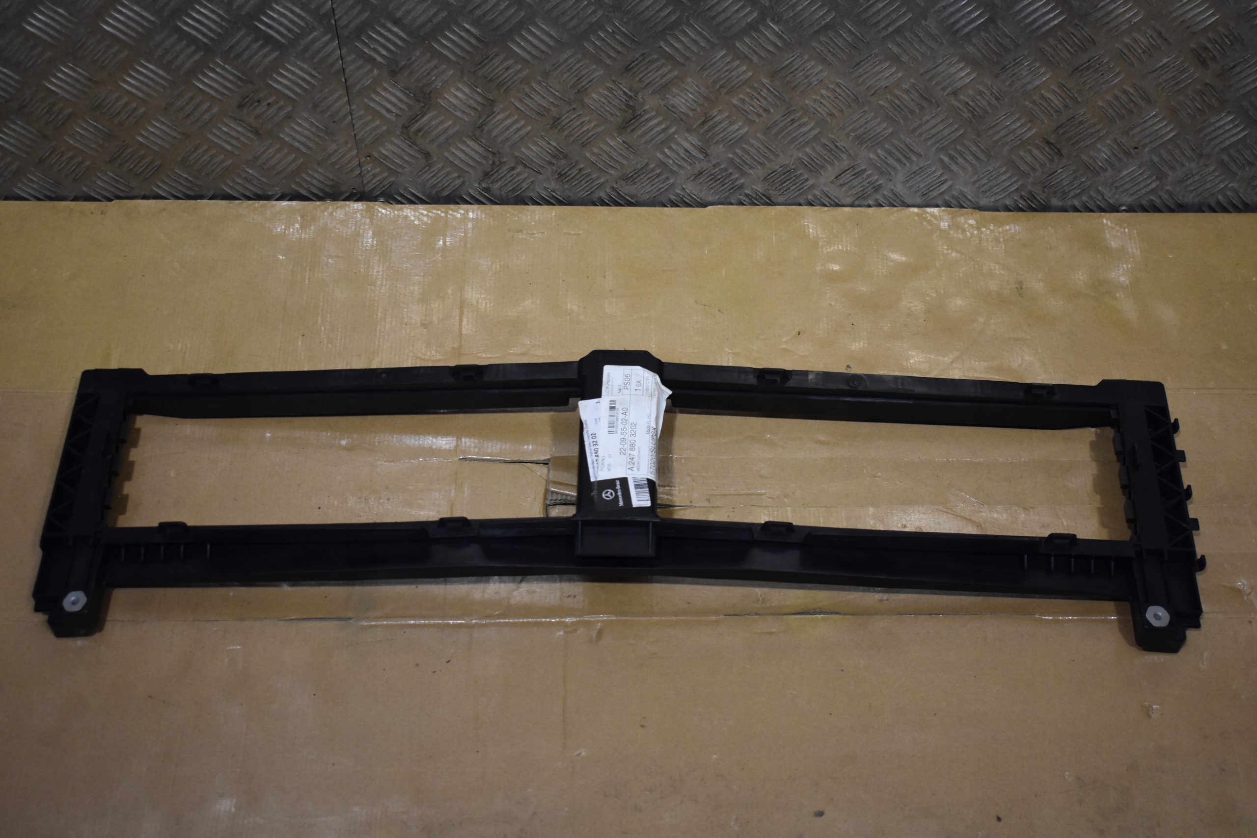 IDEALNA RAMKA WZMOCNIENIE MOCOWANIE CHŁODNICY MERCEDES GLB X247 1