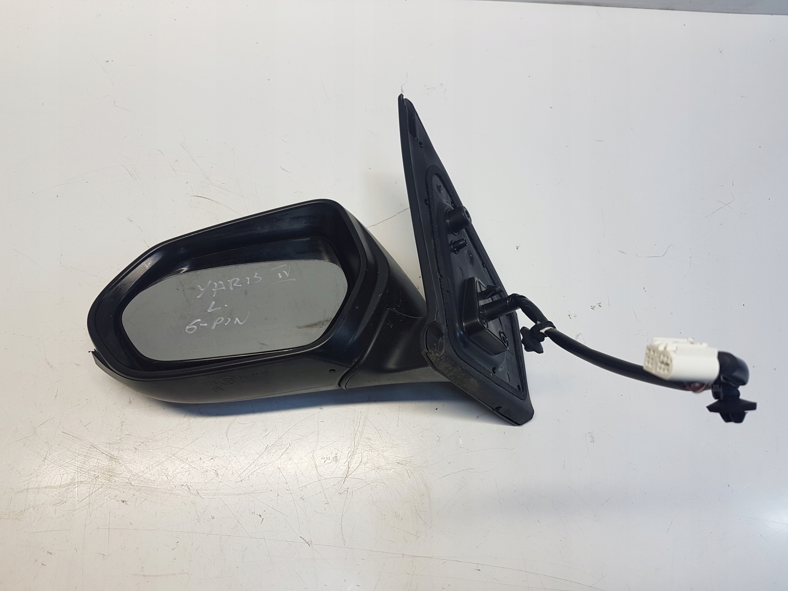 Yaris IV P21 переднє ліве дзеркало 6pin