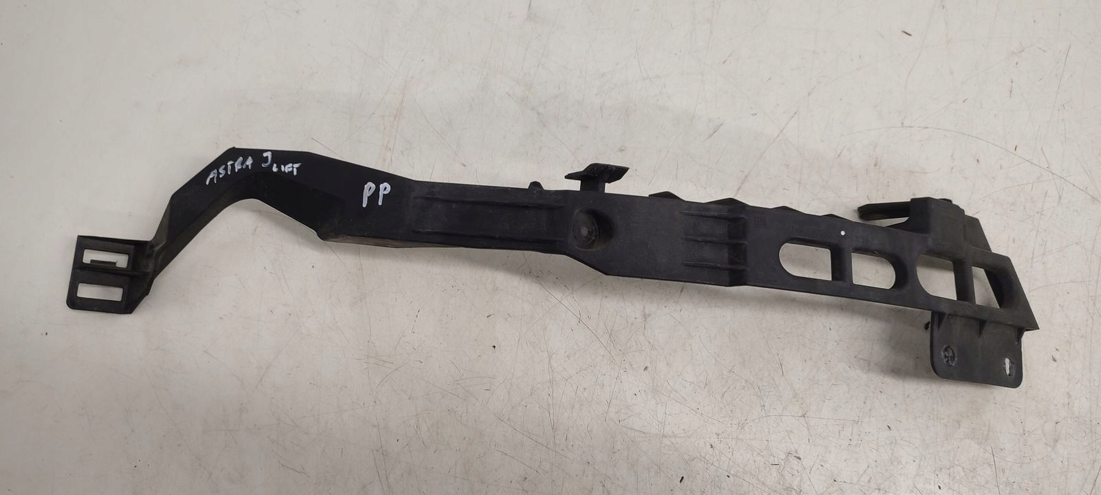 bumper bracket right front Opel Astra J LIFT 1,6
