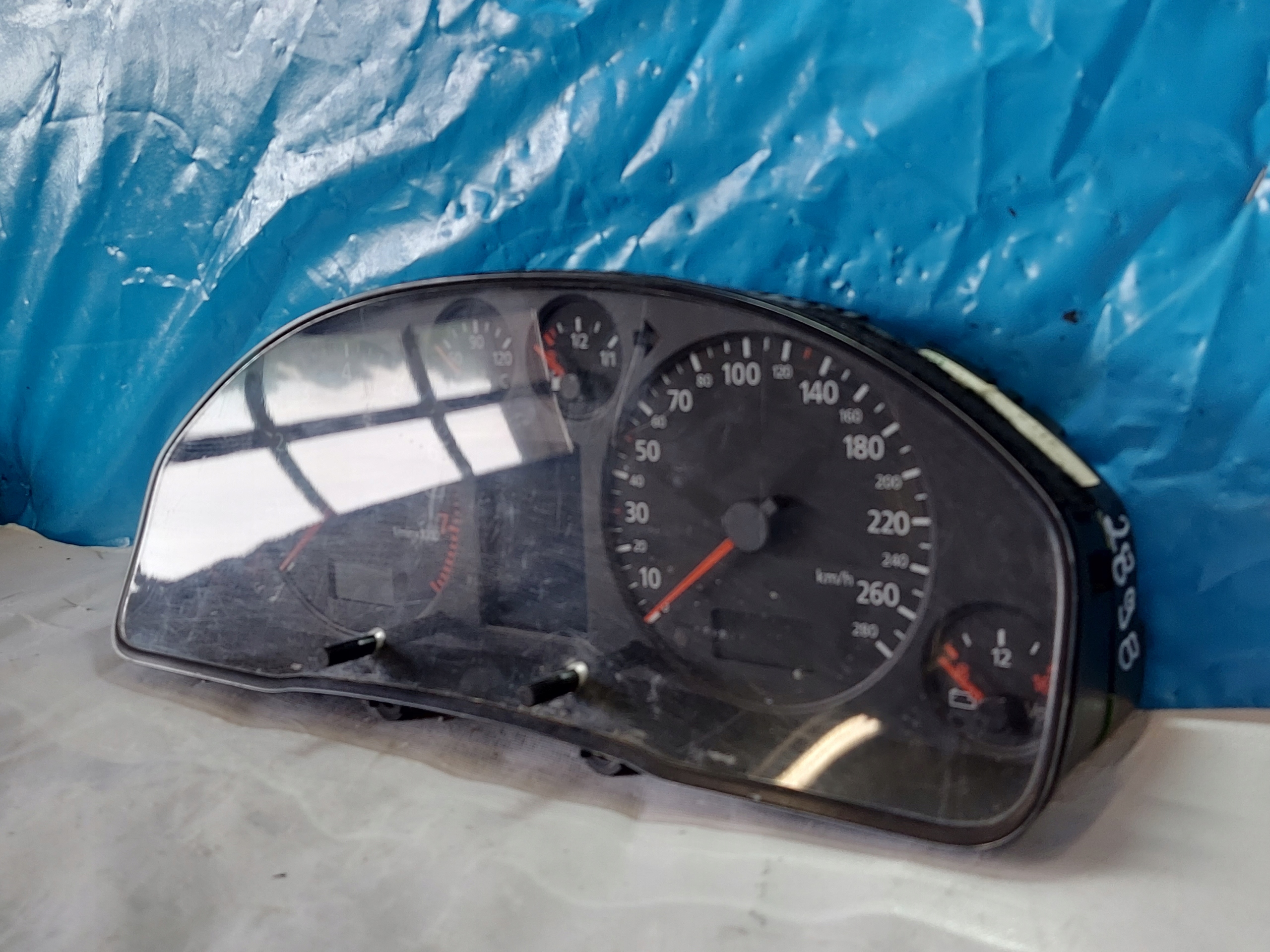 dials clock AUDI A6 C5 4.2 V8 4B0920931E