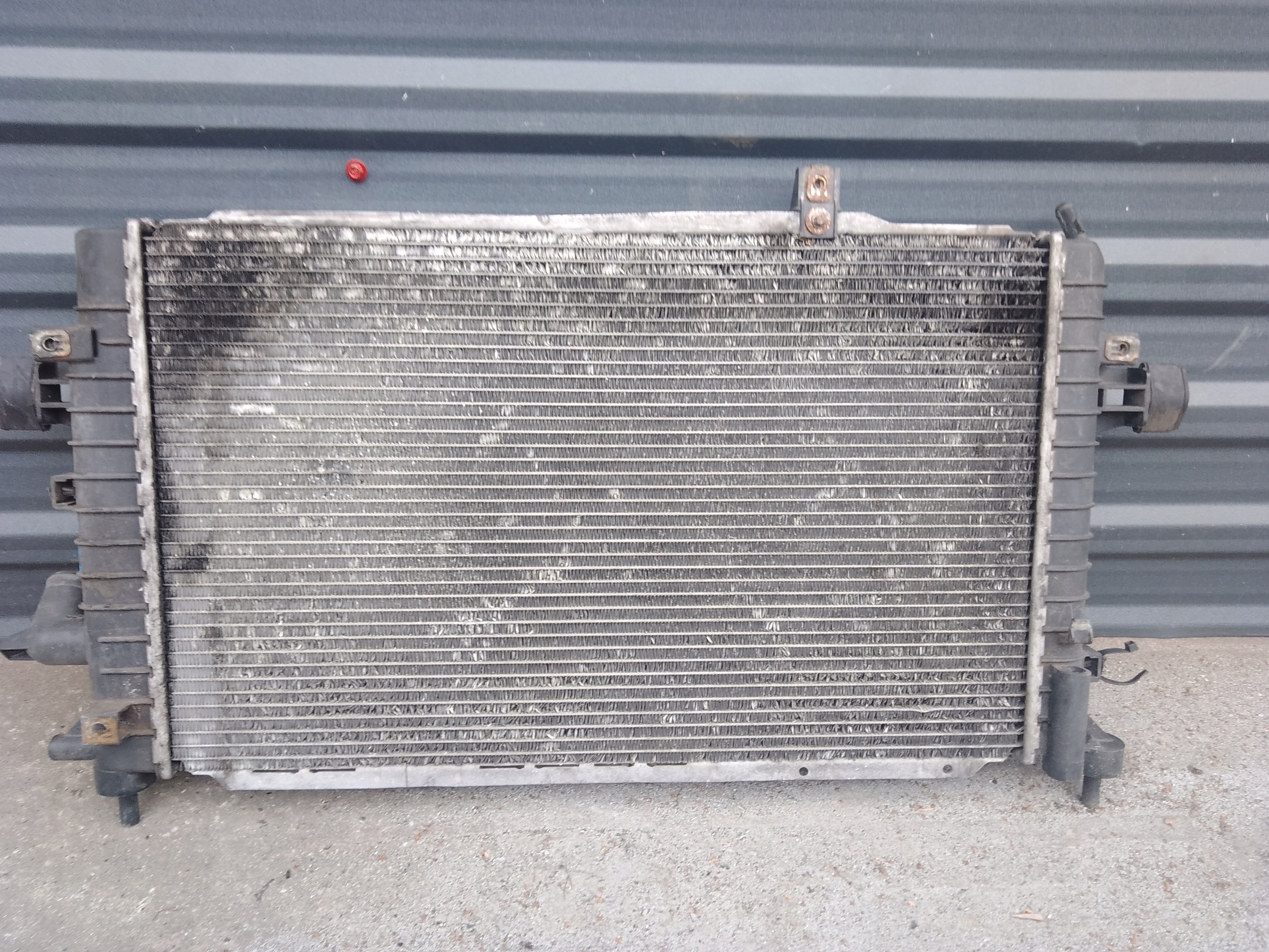water cooler Opel Zafira B 1.9