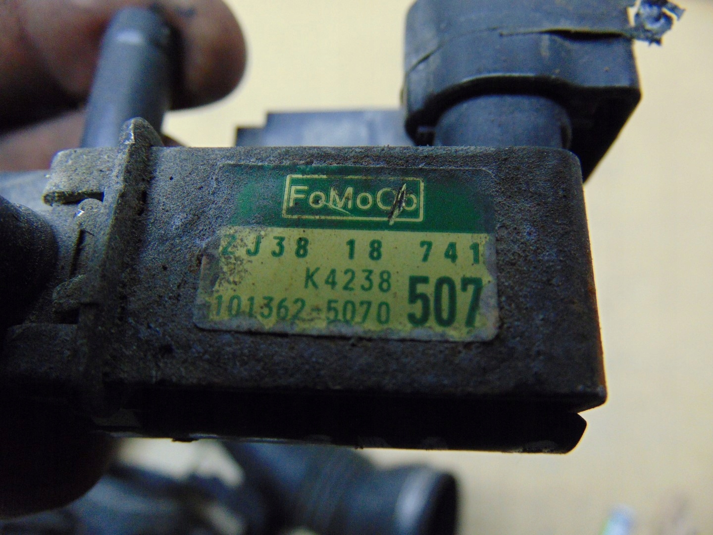 mazda oe 101362-5070 электромагнитный клапан труба