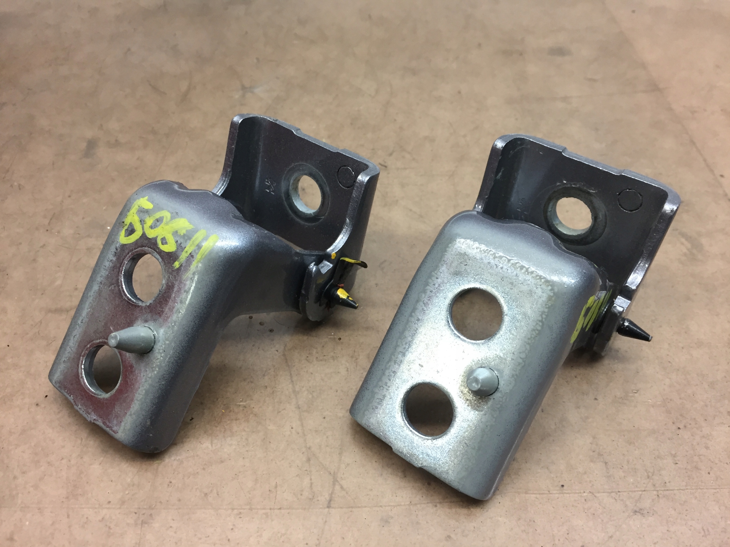 PEUGEOT 508 II NM ZAWIAS ZAWIASY DRZWI PRAWY PRZOD