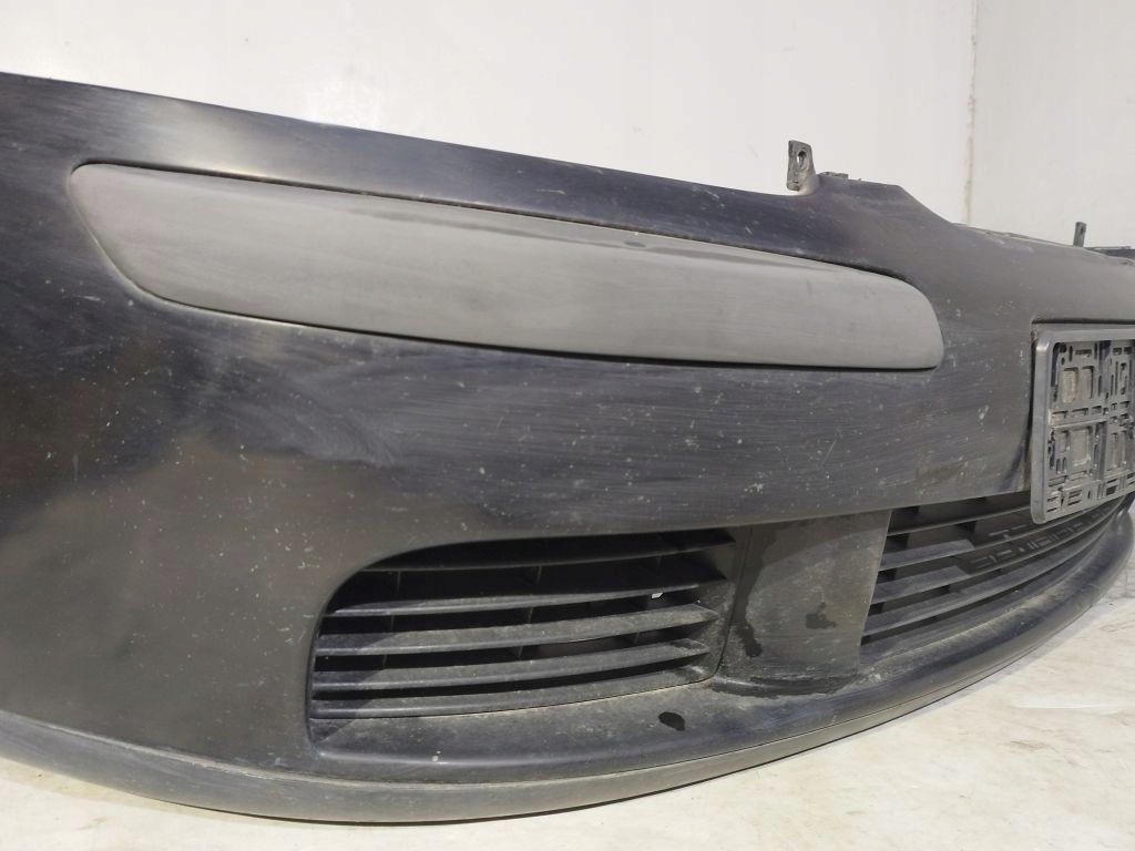 VW Golf V 5 nárazník předek přední