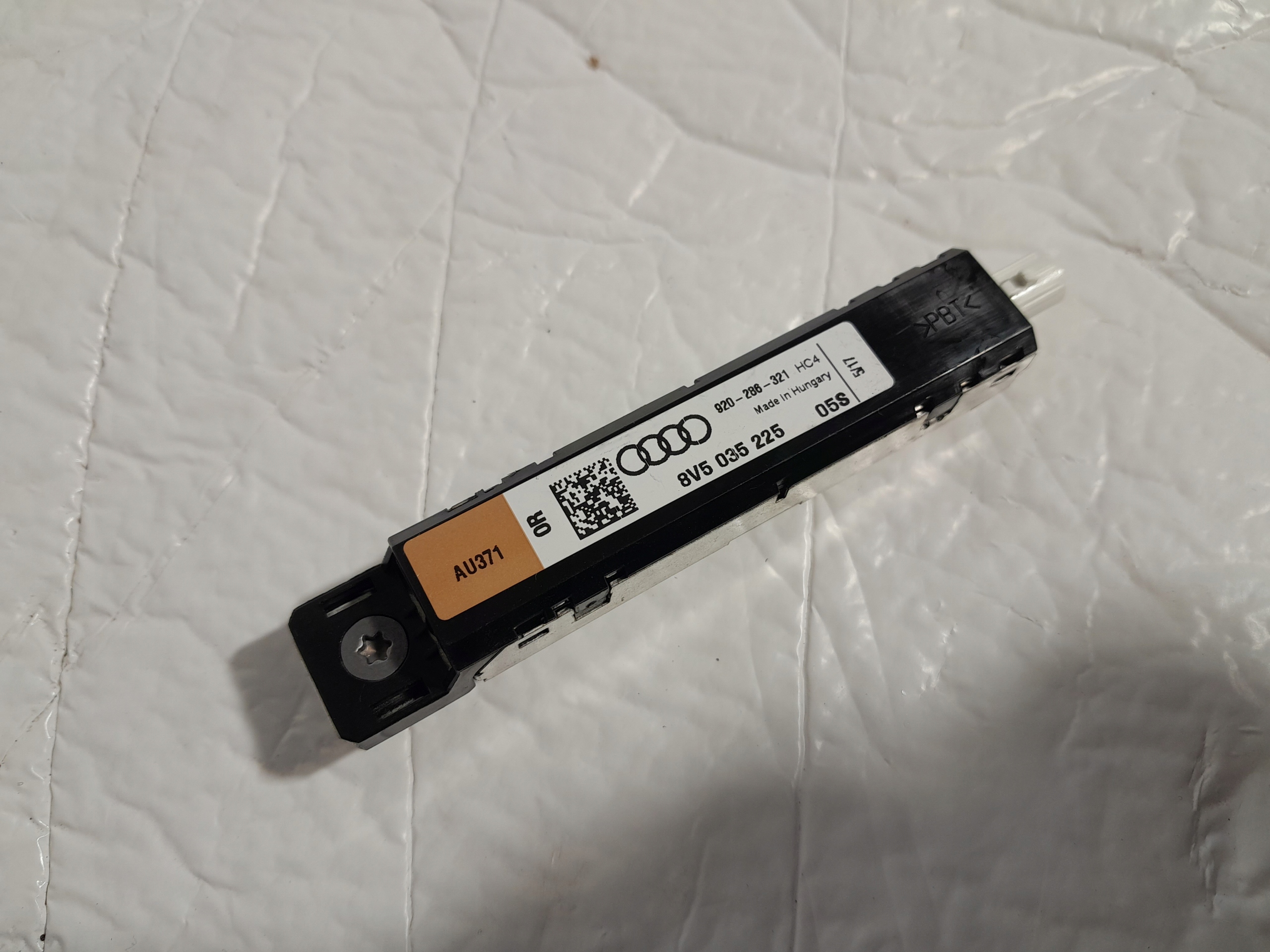 AUDI S3 8V LIFT antenna amplifier - 8V5035225