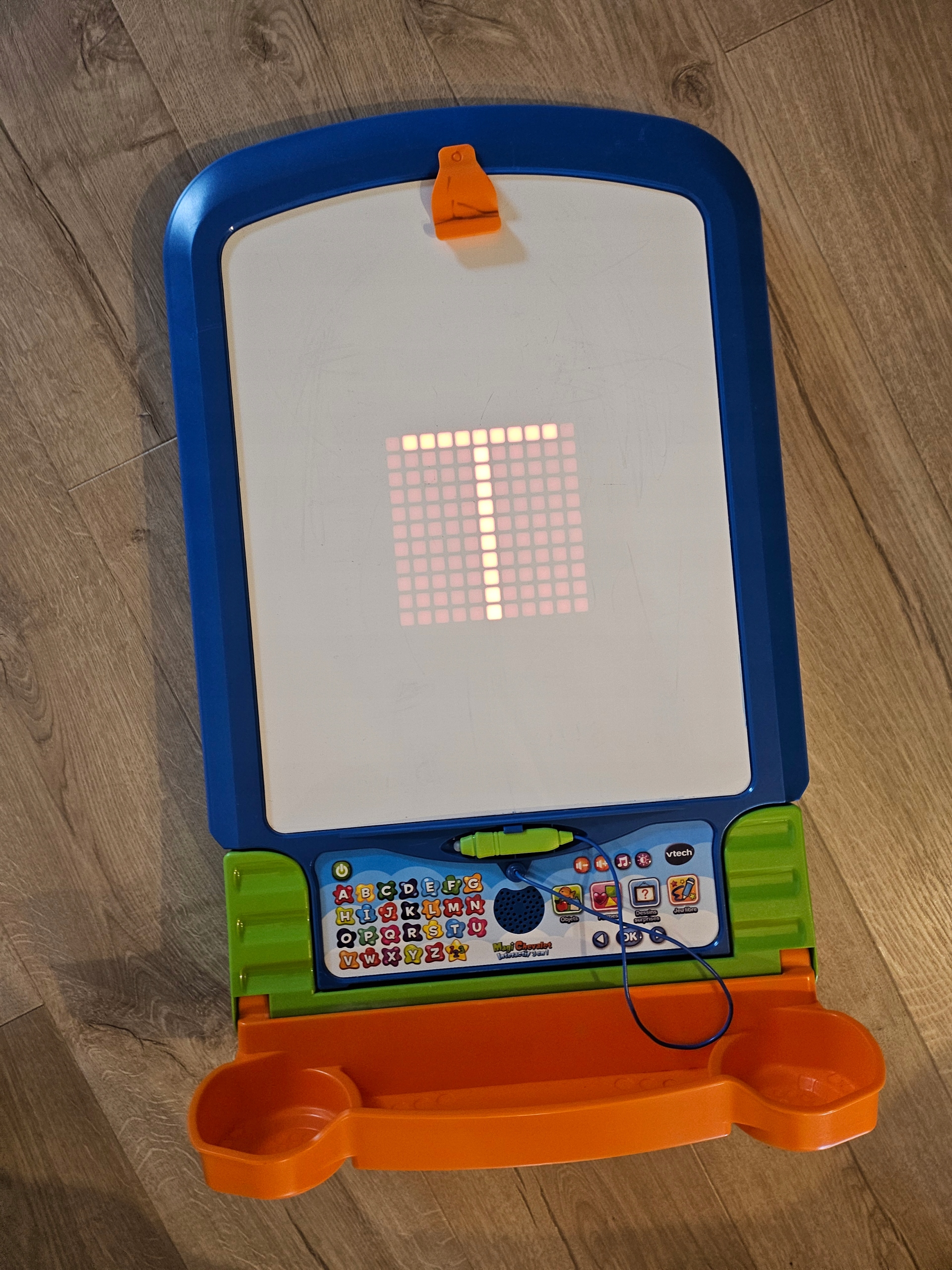 VTech tablica interaktywna Stolik J. FRANCUSKI DigiArt CZYTAJ OPIS Materiał plastik