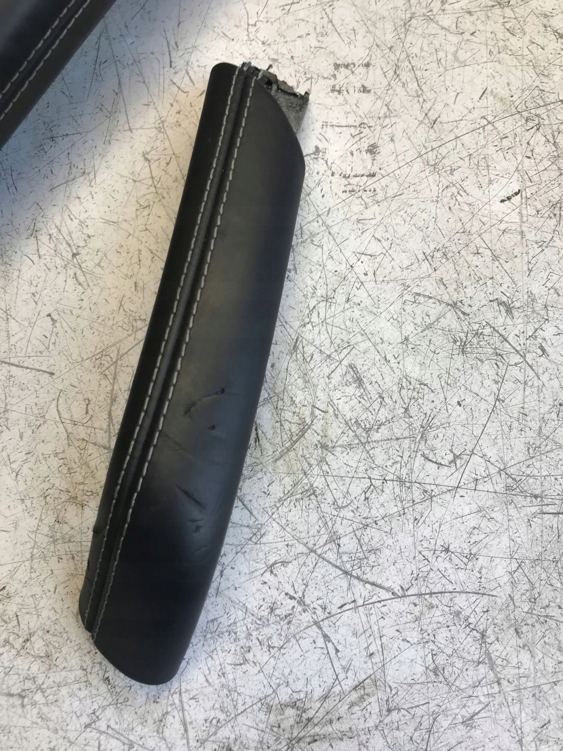AUDI R8 plus 4S handle bracket BOCZKA right leather