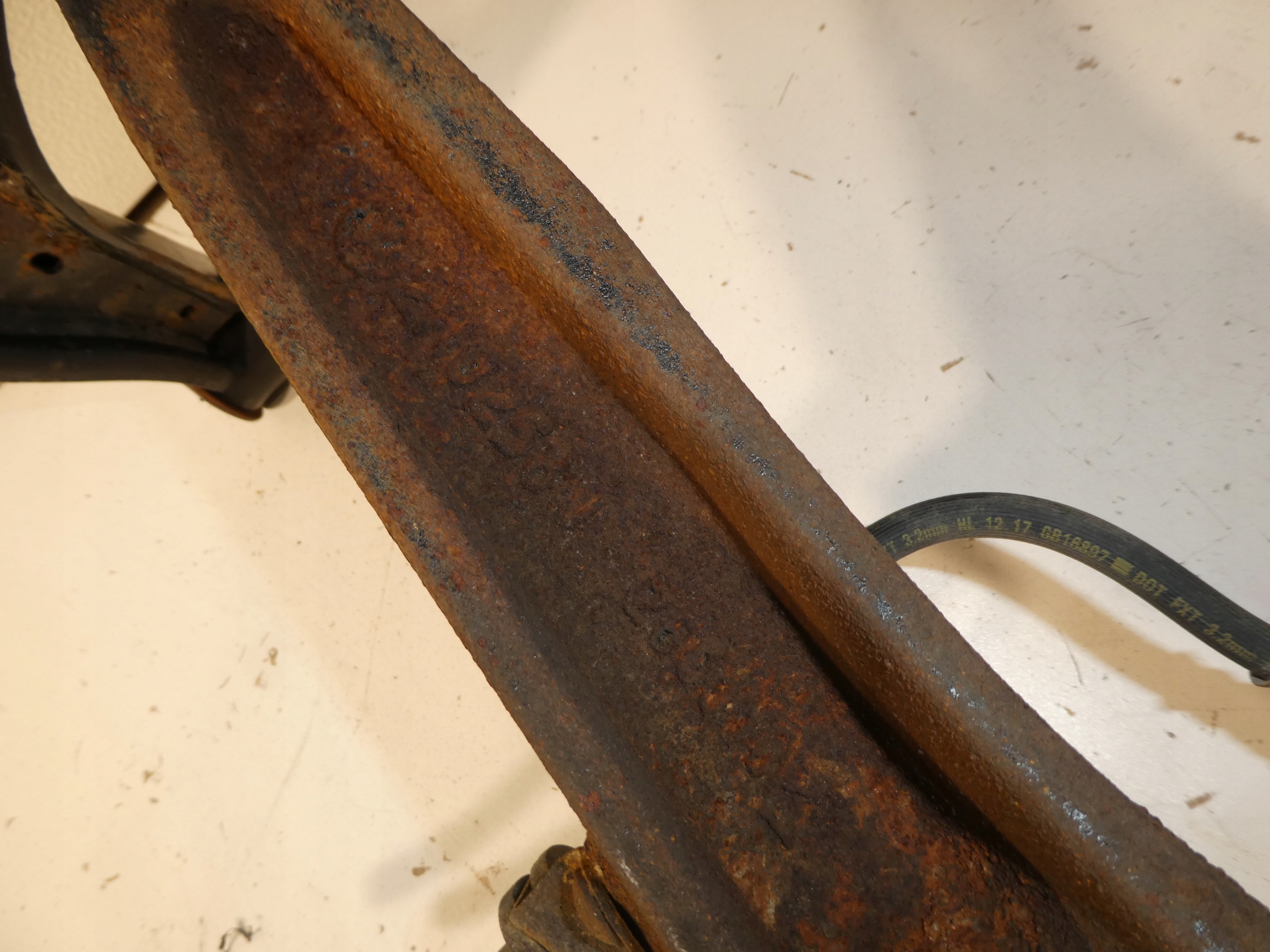 VW AMAROK 2H swing right front 2H0258