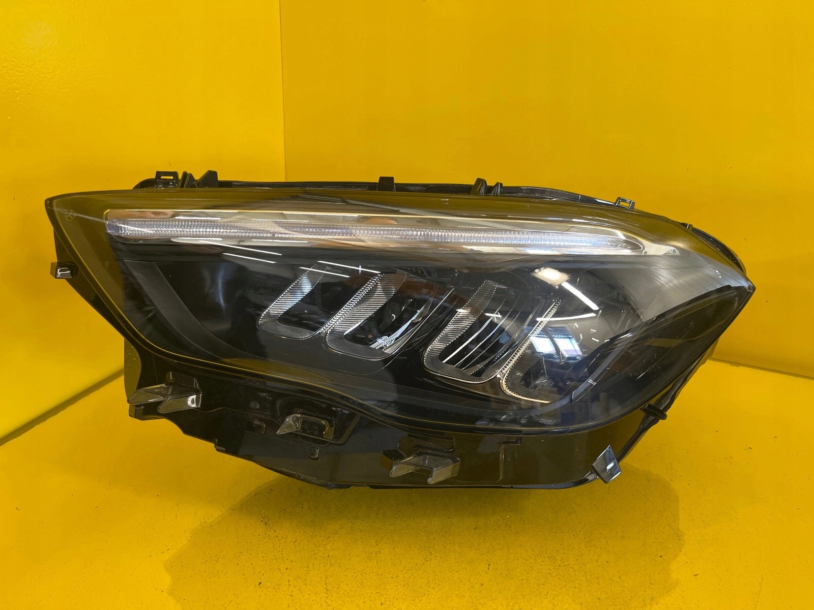 light left Mercedes W247 PERFORMANCE A2479063504