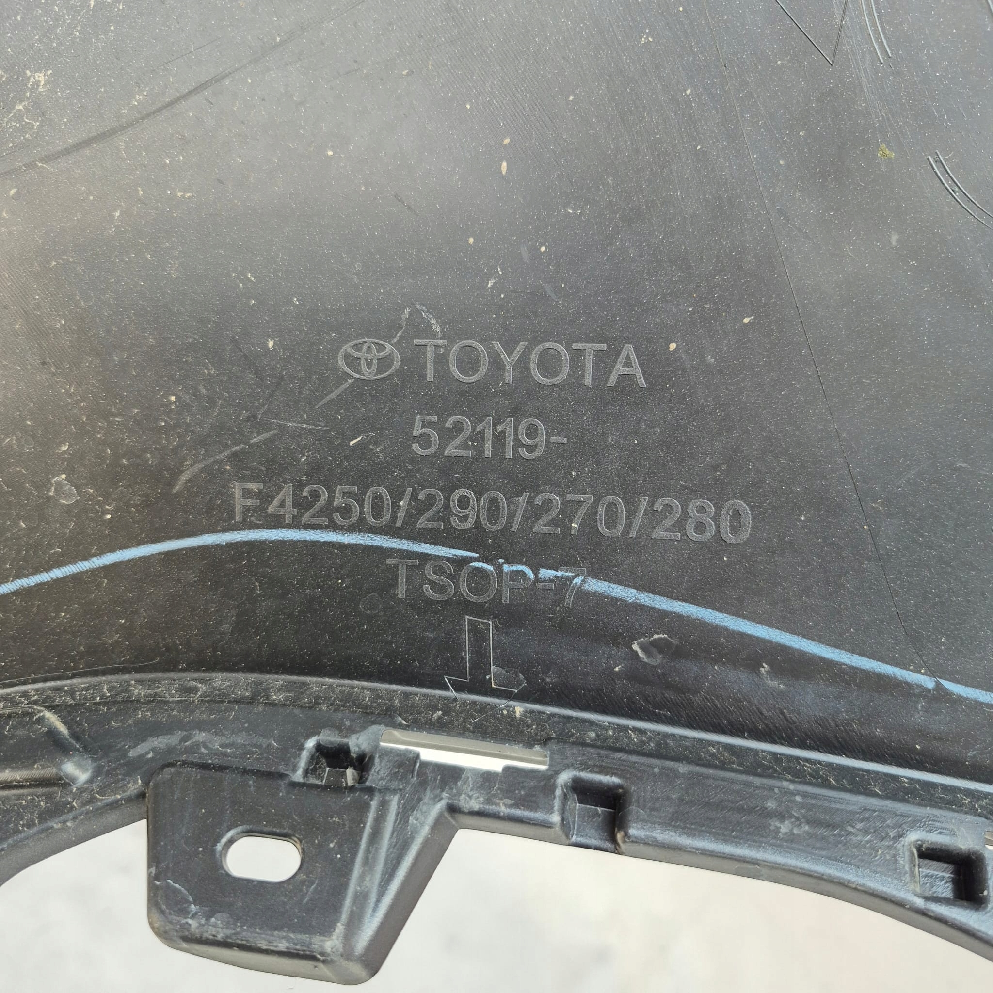 TOYOTA C-HR II 2 23-> bumper front front