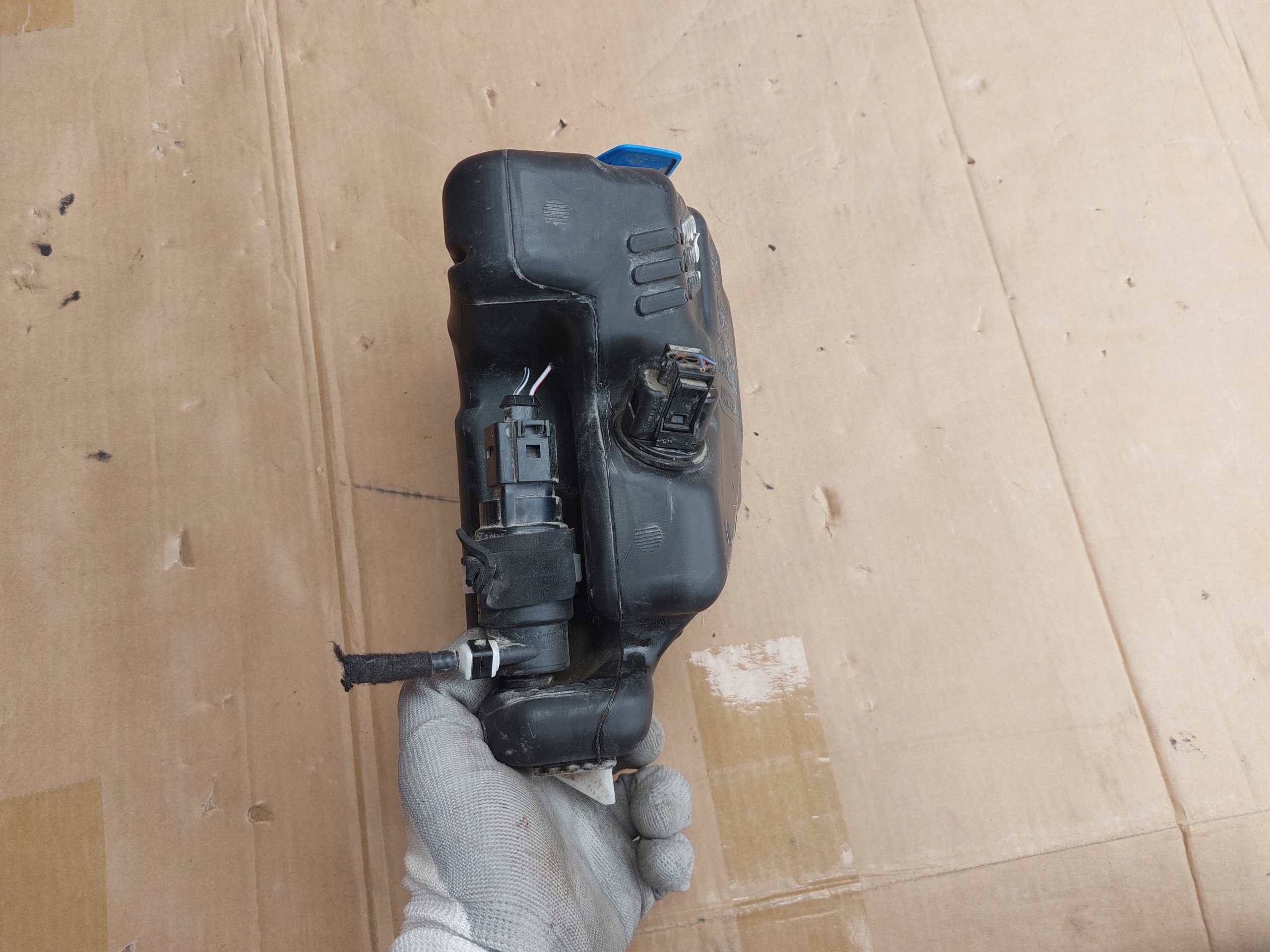 washer fluid tank AUDI R8 22r 4S2955449B