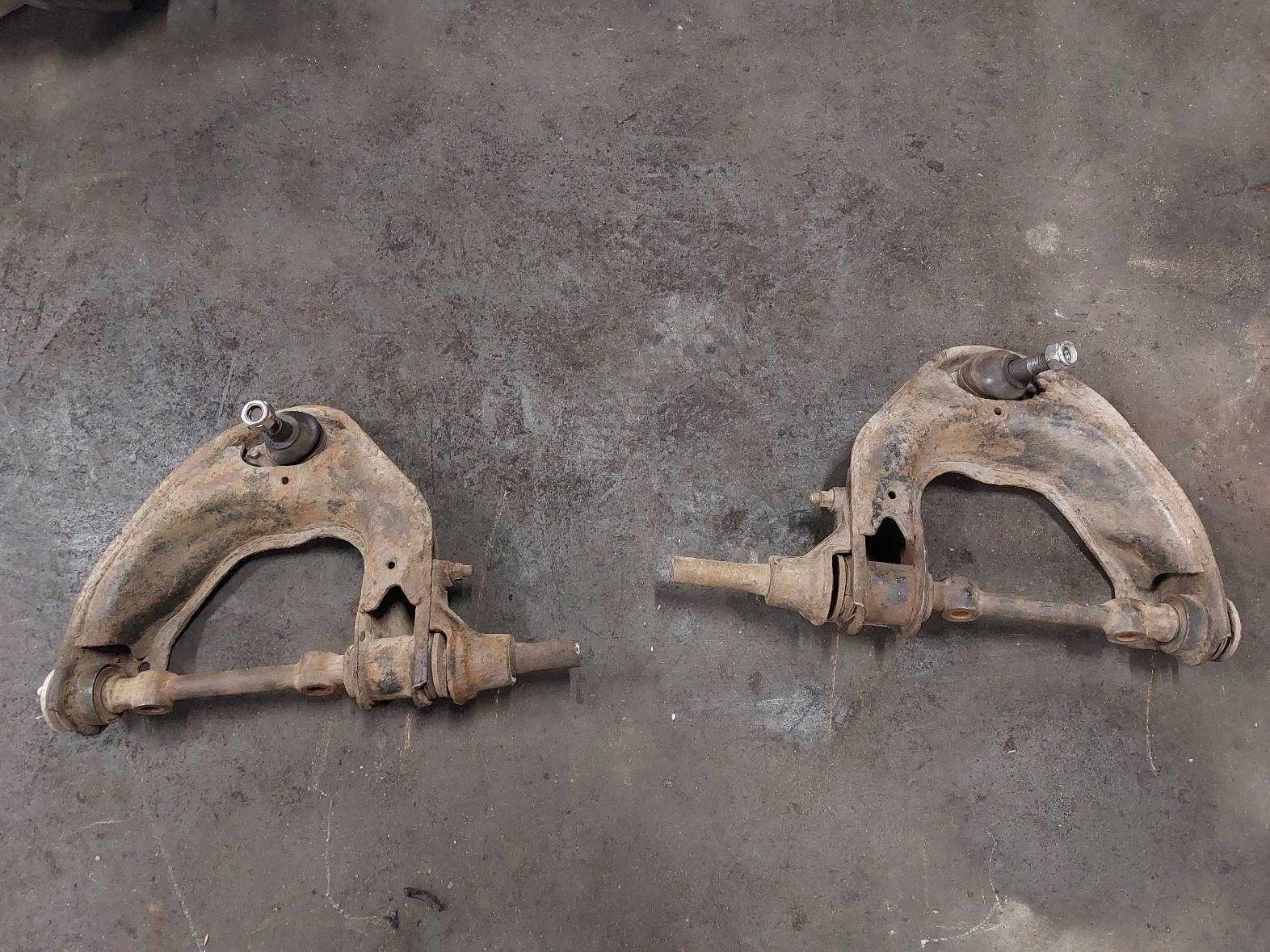 arm left front + right front KIA BONGO K2700 II LIFT